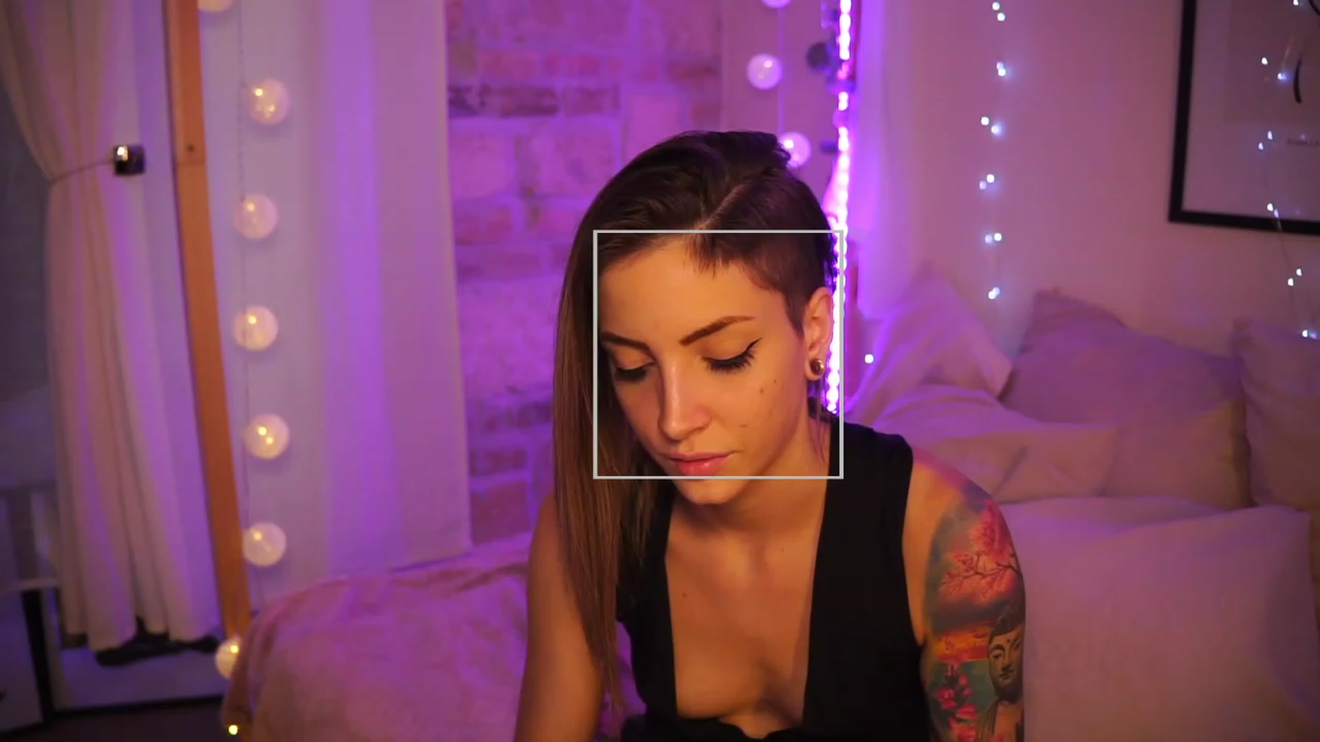 Gallery image thumbnail from Kend_dall's myfreecams stream on, 05/18/2023, 15:38 image 2 of 20