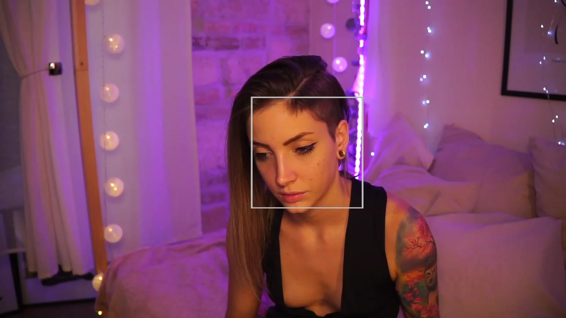 Gallery image thumbnail from Kend_dall's myfreecams stream on, 05/18/2023, 15:38 image 1 of 20