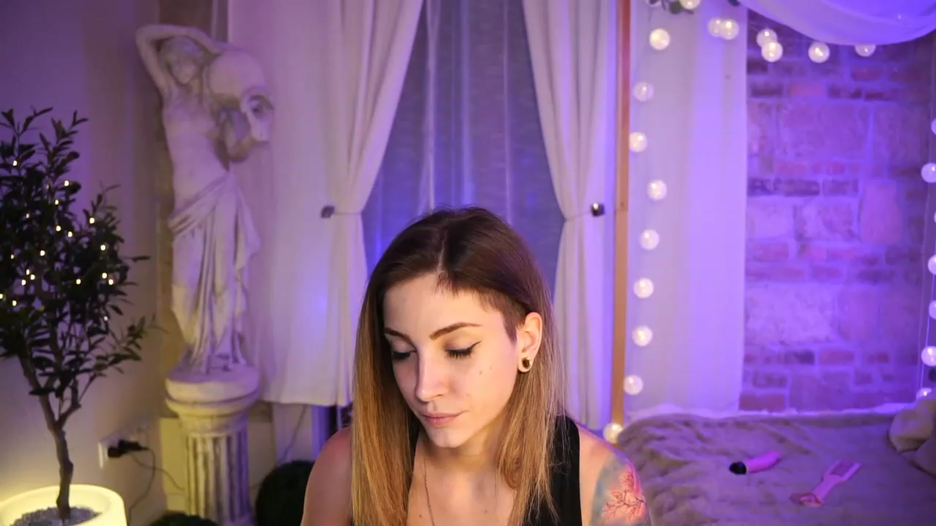 Gallery image thumbnail from Kend_dall's myfreecams stream on, 05/22/2023, 18:06 image 13 of 20