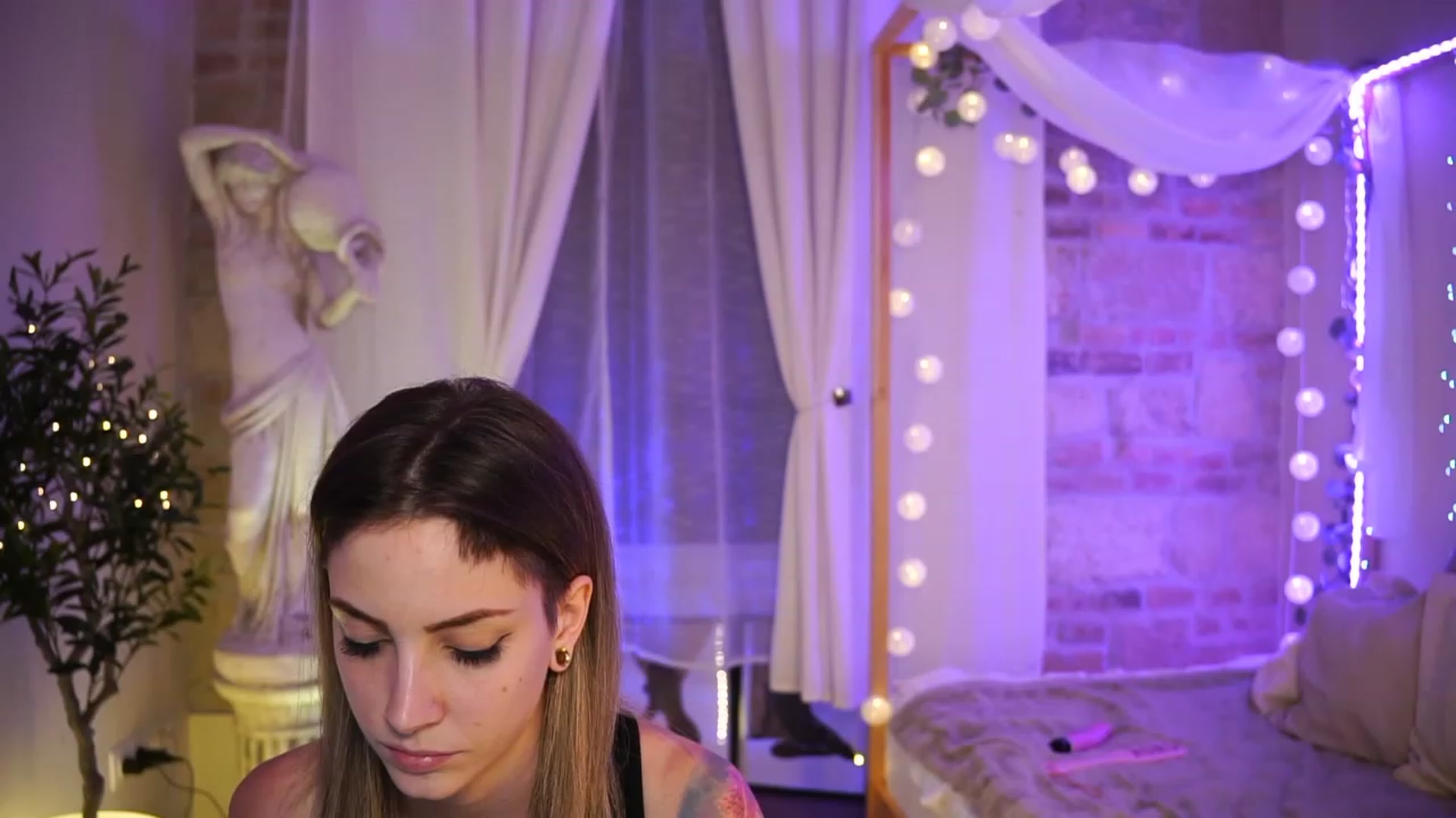 Gallery image thumbnail from Kend_dall's myfreecams stream on, 05/22/2023, 18:26 image 14 of 20