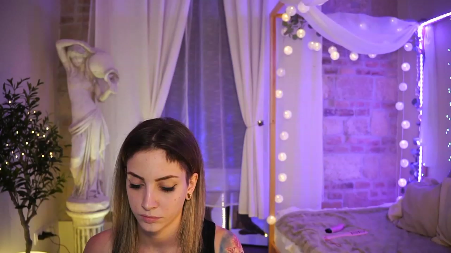 Gallery image thumbnail from Kend_dall's myfreecams stream on, 05/22/2023, 18:26 image 19 of 20