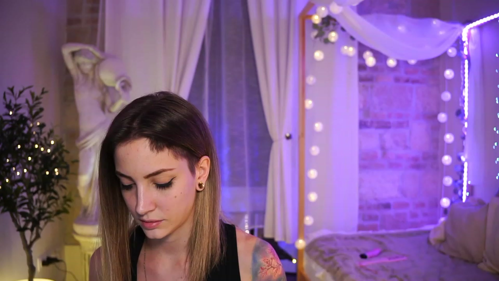 Gallery image thumbnail from Kend_dall's myfreecams stream on, 05/22/2023, 18:26 image 13 of 20