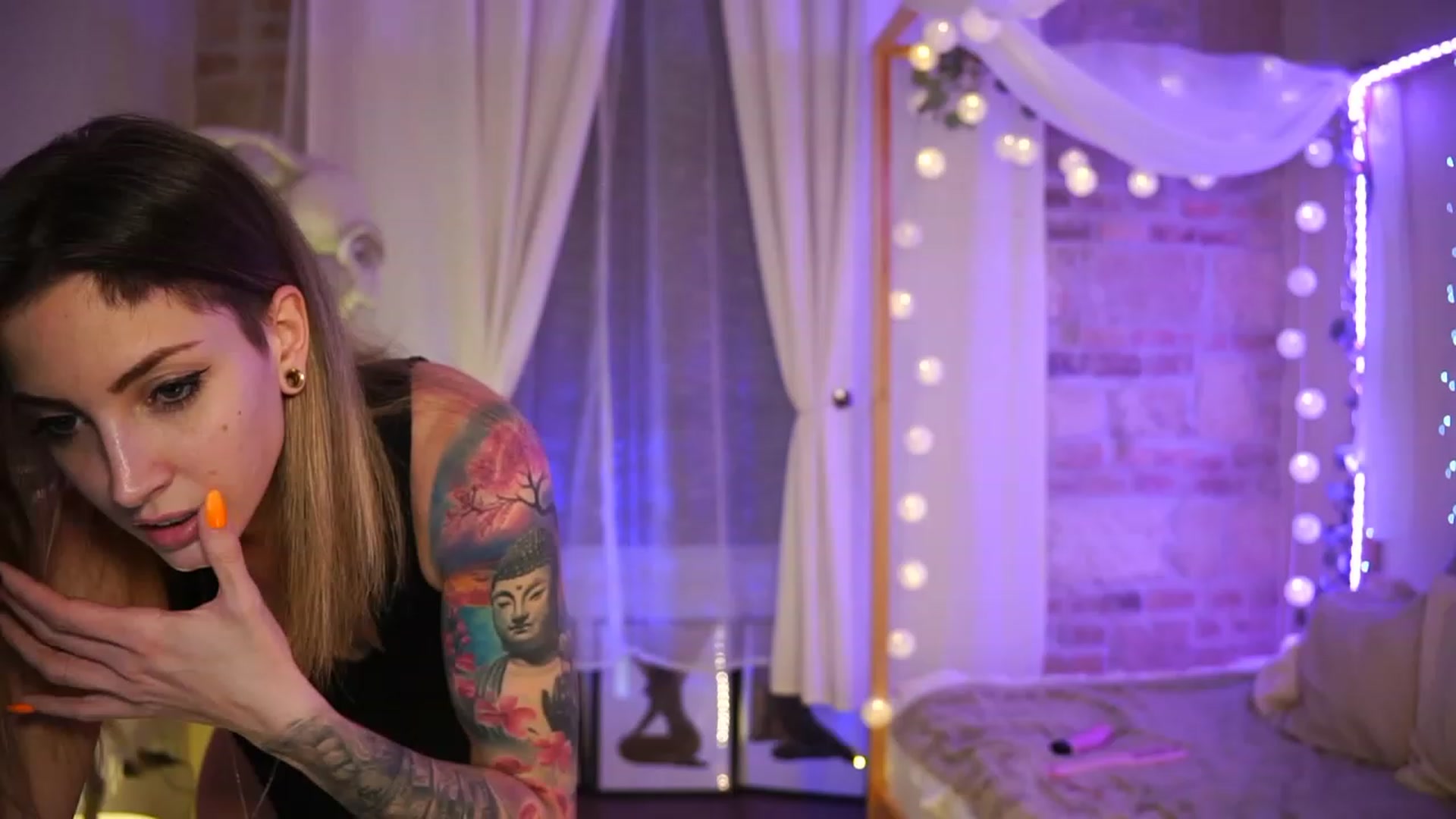 Gallery image thumbnail from Kend_dall's myfreecams stream on, 05/22/2023, 18:26 image 12 of 20