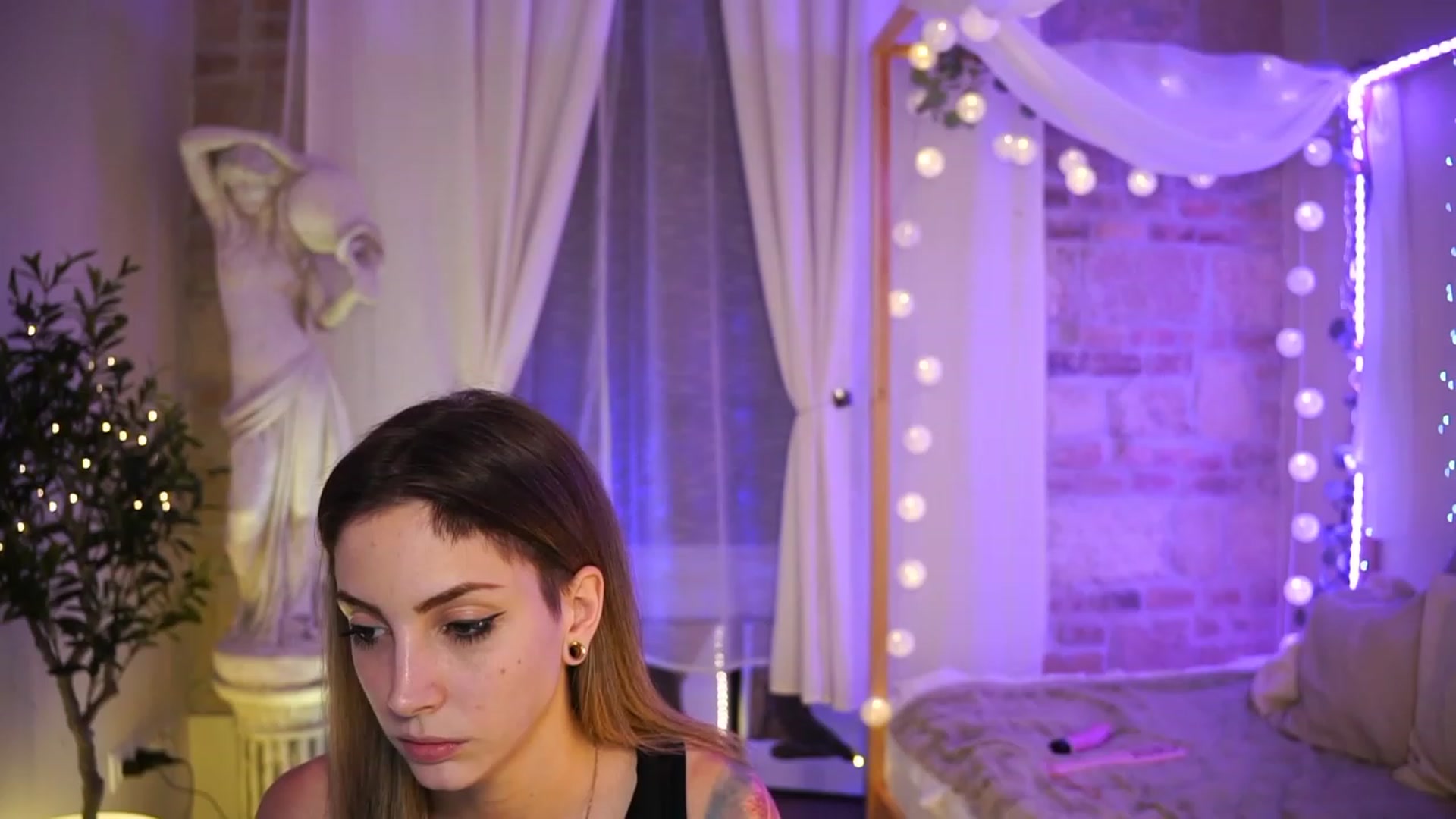 Gallery image thumbnail from Kend_dall's myfreecams stream on, 05/22/2023, 19:08 image 1 of 20