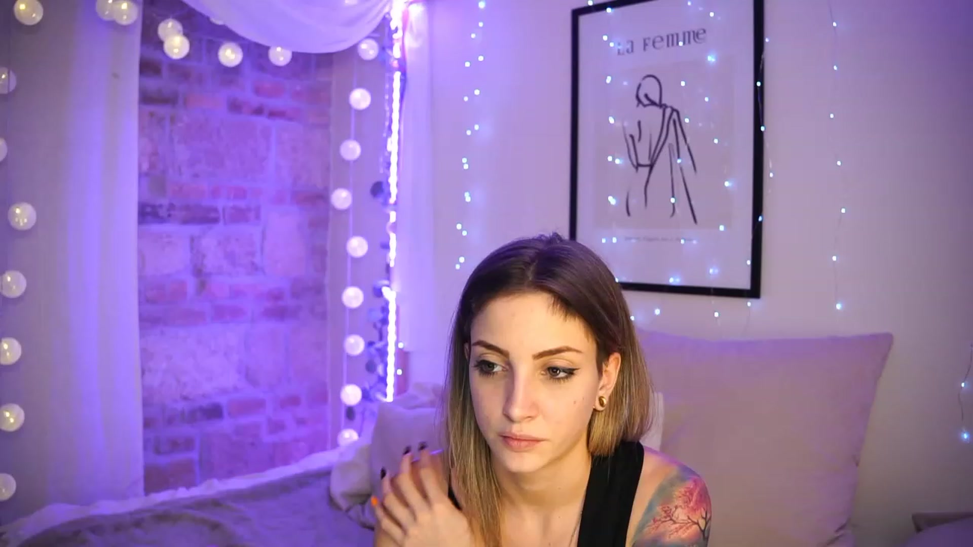 Gallery image thumbnail from Kend_dall's myfreecams stream on, 05/22/2023, 19:08 image 17 of 20