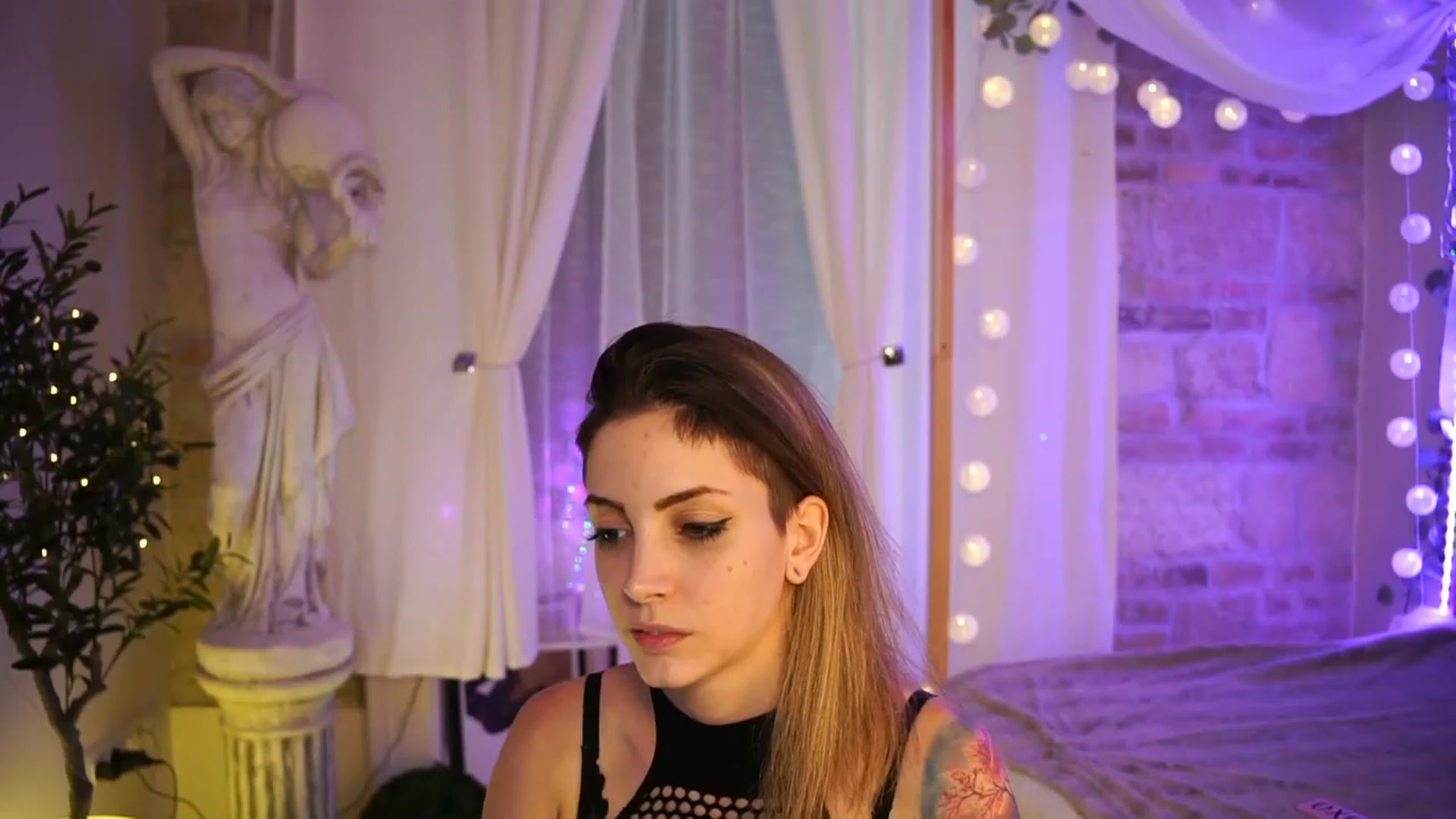 Gallery image thumbnail from Kend_dall's myfreecams stream on, 05/23/2023, 18:21 image 4 of 20