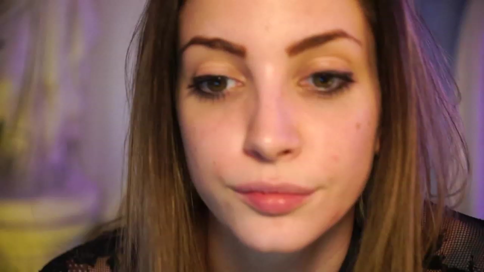 Gallery image thumbnail from Kend_dall's myfreecams stream on, 05/23/2023, 21:03 image 3 of 20