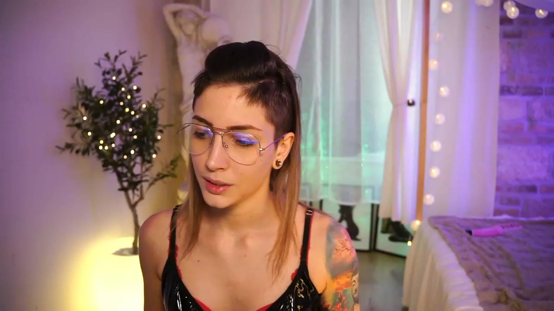 Gallery image thumbnail from Kend_dall's myfreecams stream on, 05/24/2023, 12:08 image 8 of 20