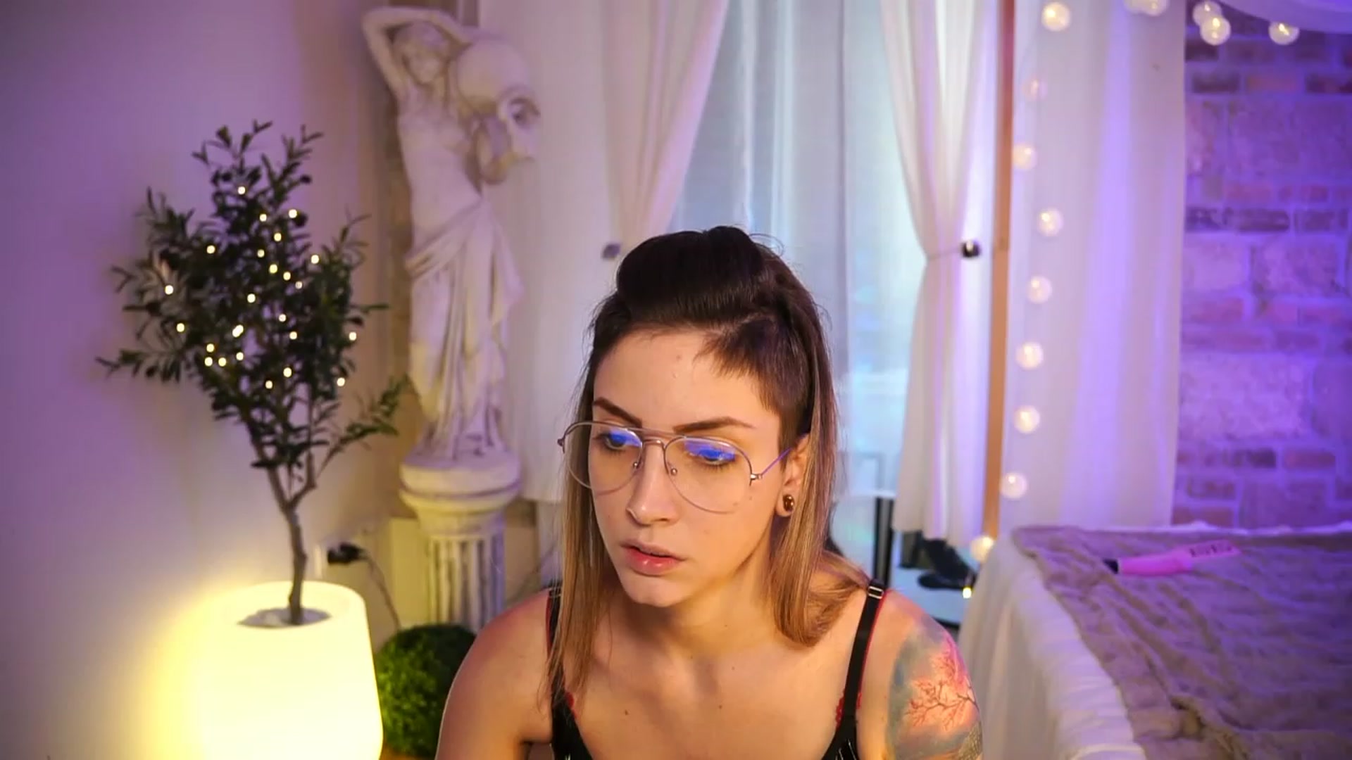 Gallery image thumbnail from Kend_dall's myfreecams stream on, 05/24/2023, 12:08 image 13 of 20