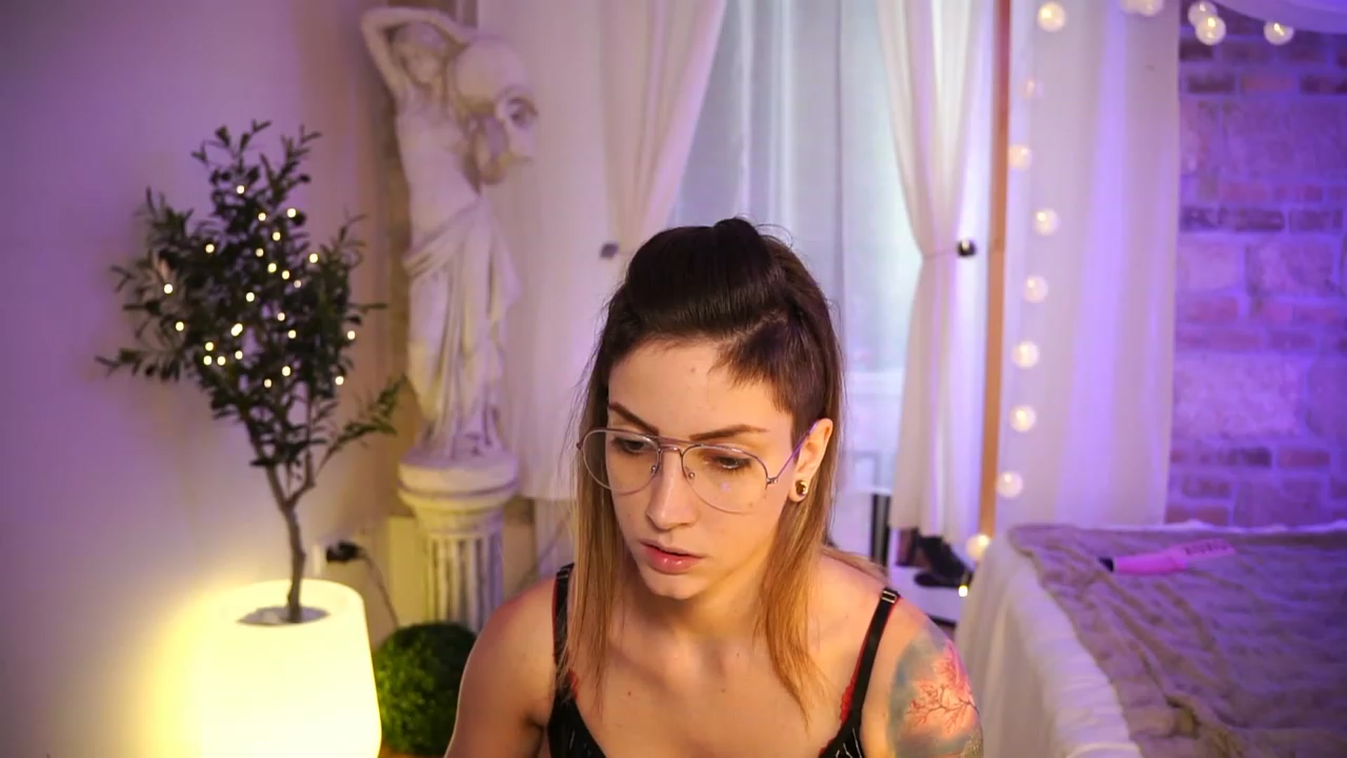 Gallery image thumbnail from Kend_dall's myfreecams stream on, 05/24/2023, 12:08 image 14 of 20
