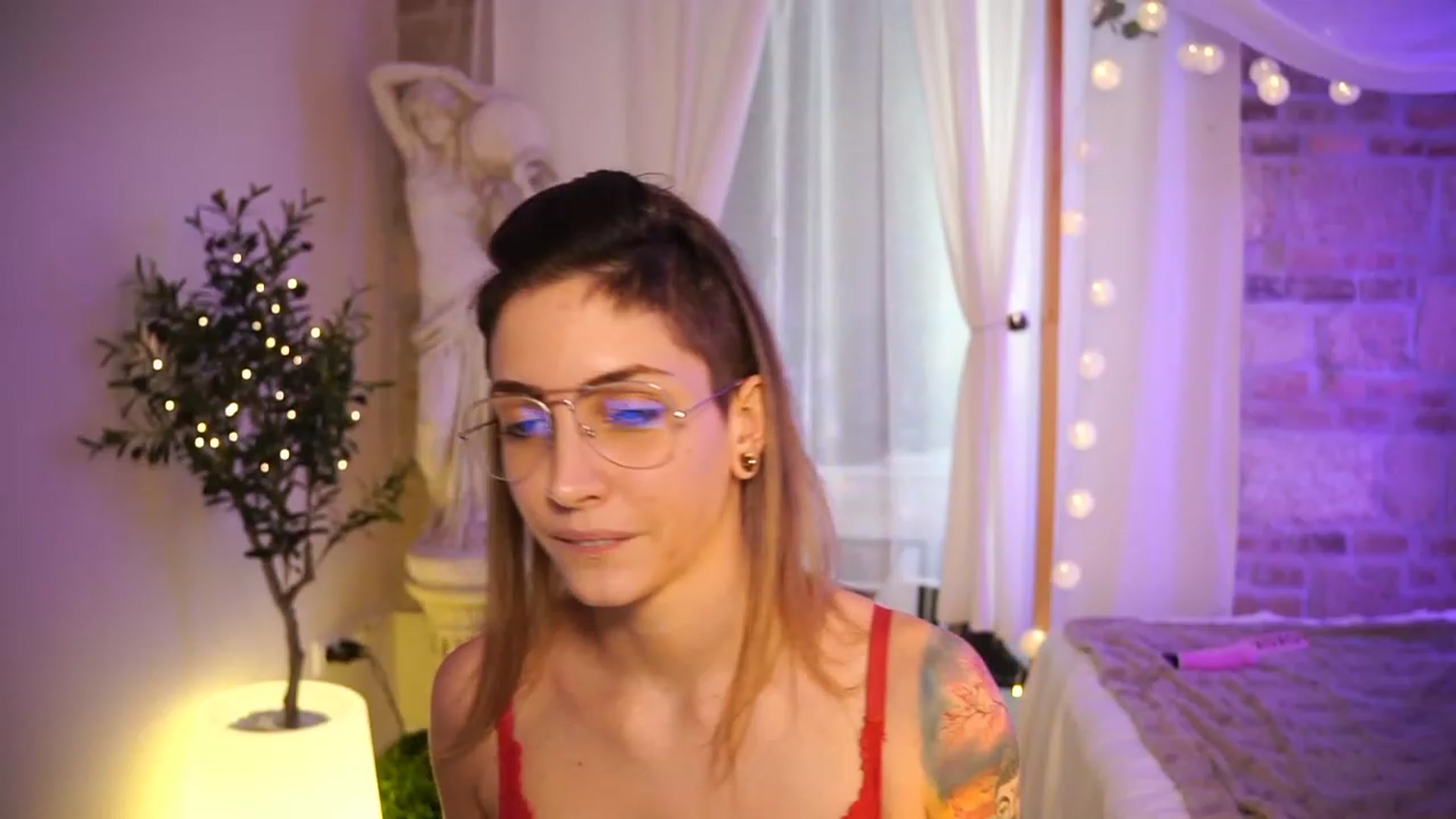Gallery image thumbnail from Kend_dall's myfreecams stream on, 05/24/2023, 12:08 image 16 of 20