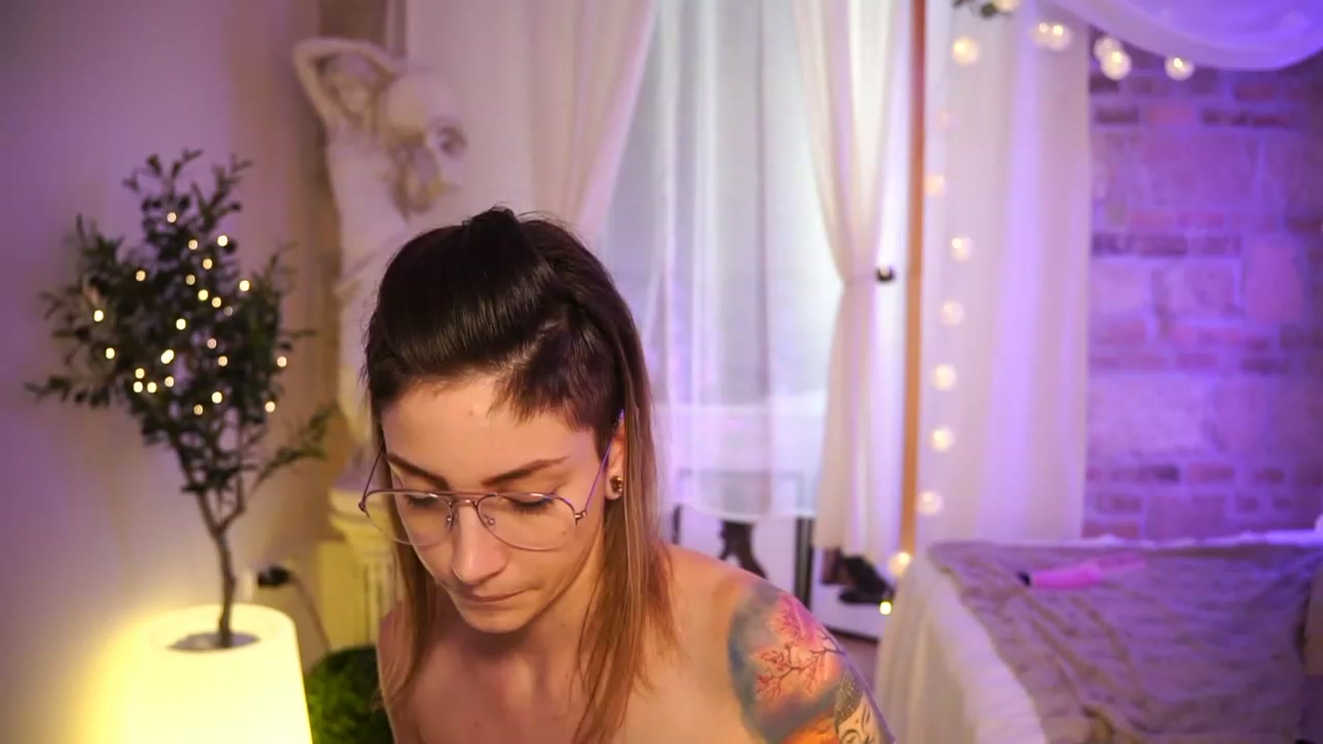 Gallery image thumbnail from Kend_dall's myfreecams stream on, 05/24/2023, 12:08 image 19 of 20