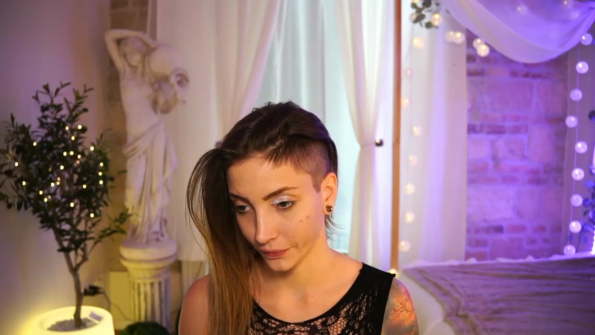 Gallery image thumbnail from Kend_dall's myfreecams stream on, 05/29/2023, 11:01 image 11 of 20