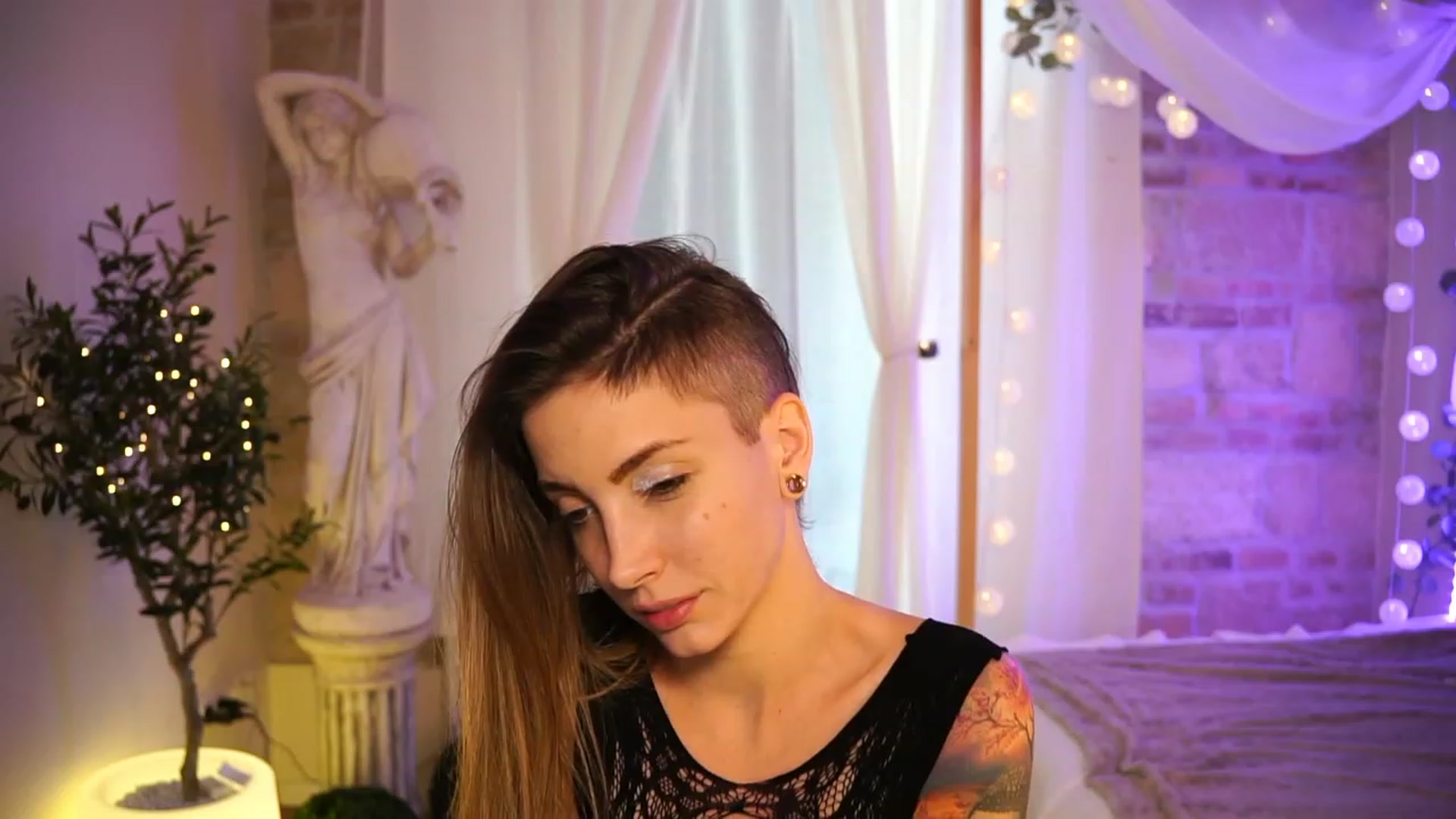 Gallery image thumbnail from Kend_dall's myfreecams stream on, 05/29/2023, 11:01 image 9 of 20