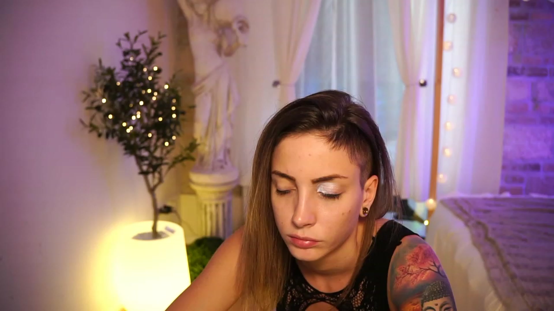 Gallery image thumbnail from Kend_dall's myfreecams stream on, 05/29/2023, 11:16 image 8 of 20