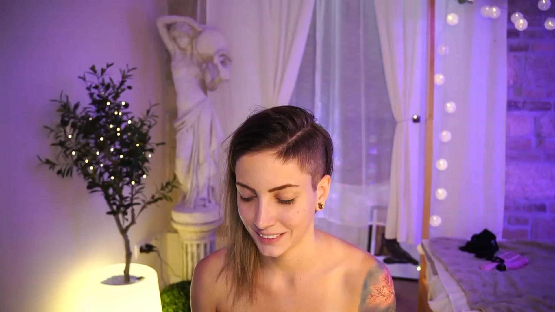 Gallery image thumbnail from Kend_dall's myfreecams stream on, 05/30/2023, 12:22 image 1 of 20