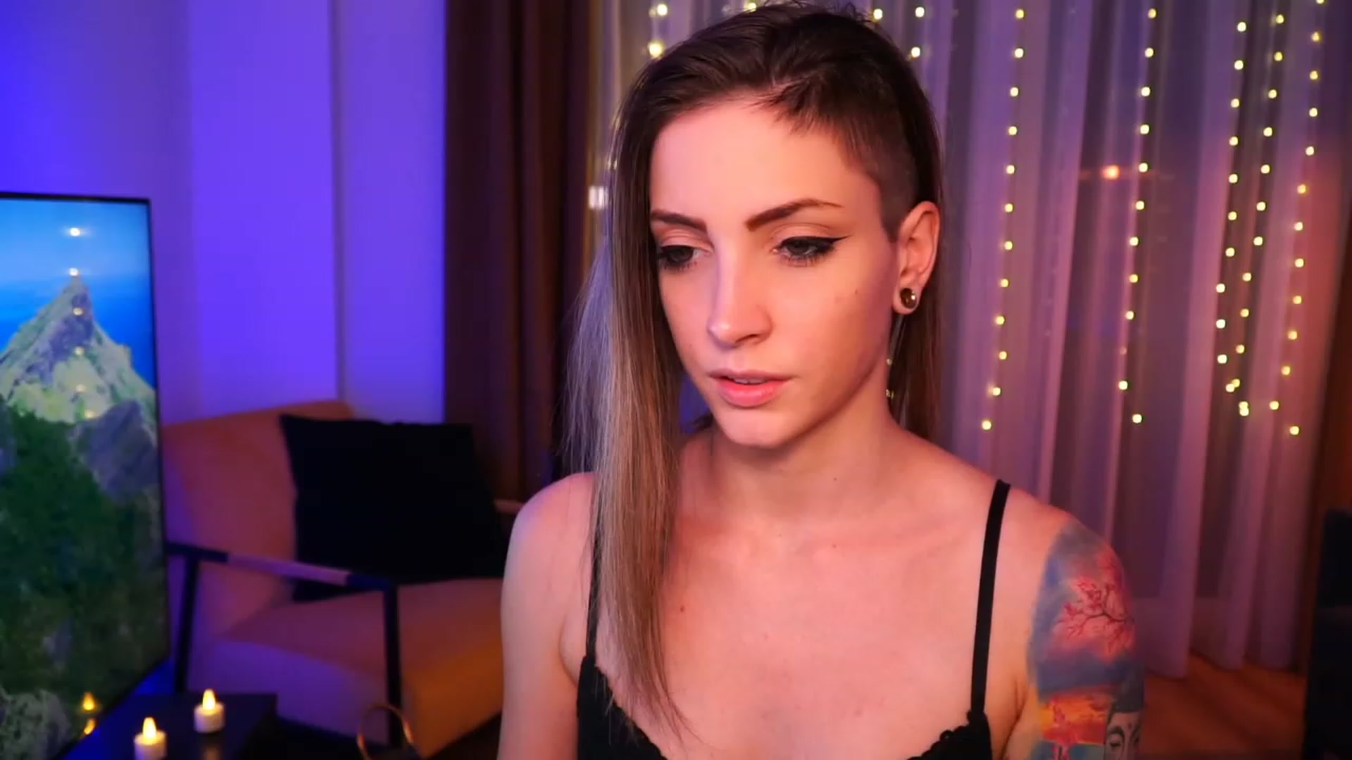 Gallery image thumbnail from Kend_dall's myfreecams stream on, 06/01/2023, 17:44 image 15 of 20