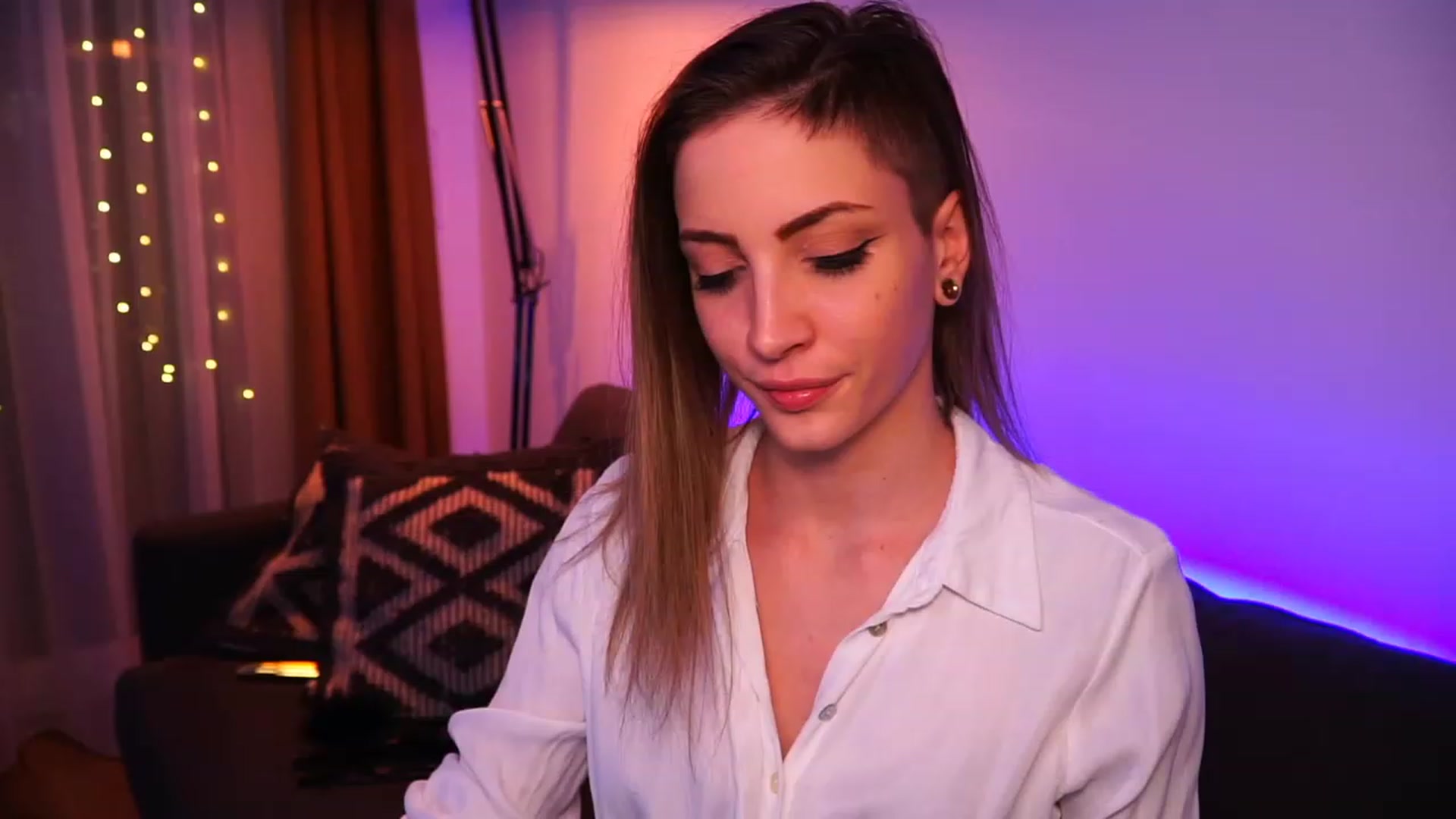 Gallery image thumbnail from Kend_dall's myfreecams stream on, 06/01/2023, 17:59 image 12 of 20