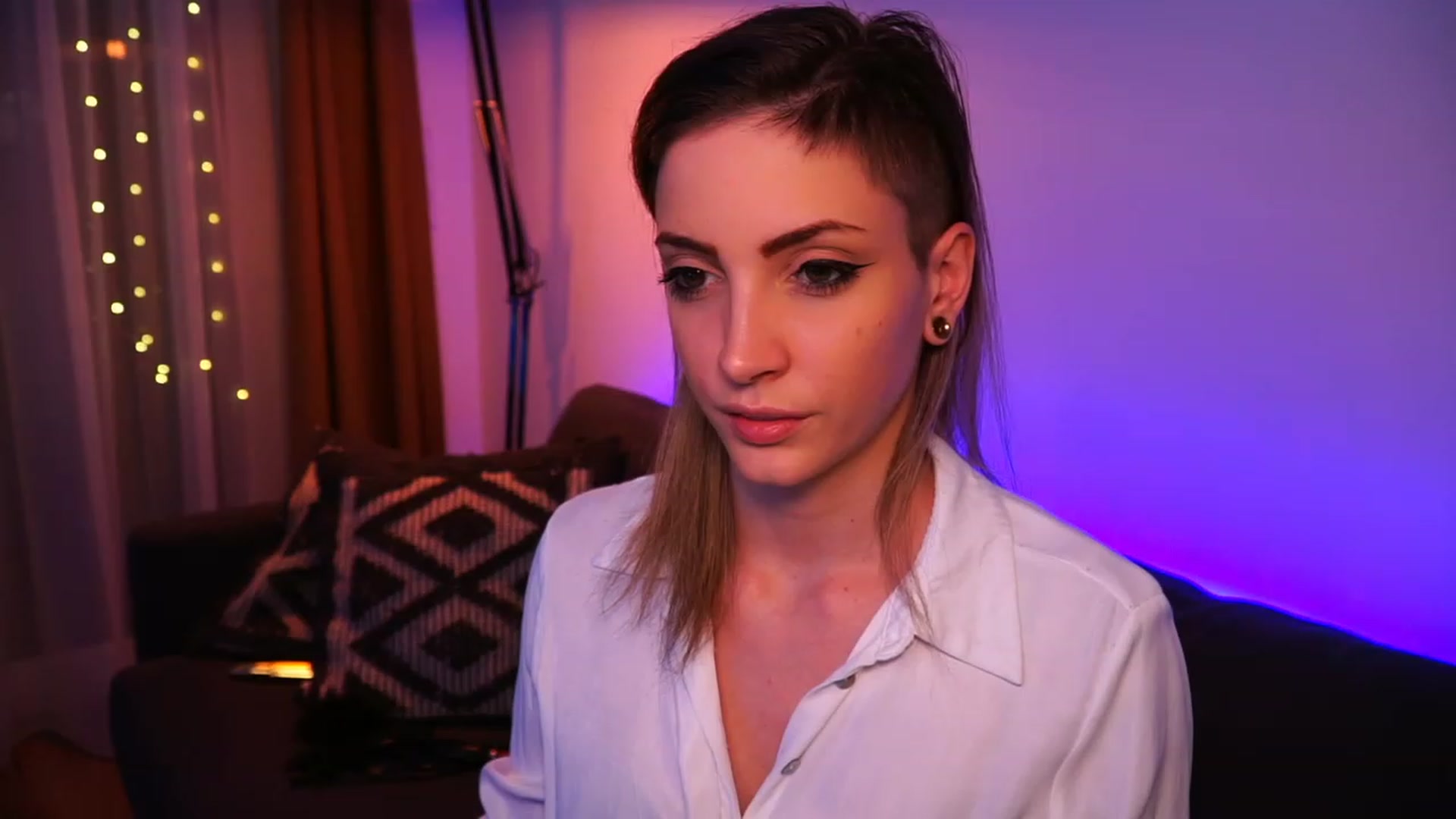 Gallery image thumbnail from Kend_dall's myfreecams stream on, 06/01/2023, 17:59 image 15 of 20