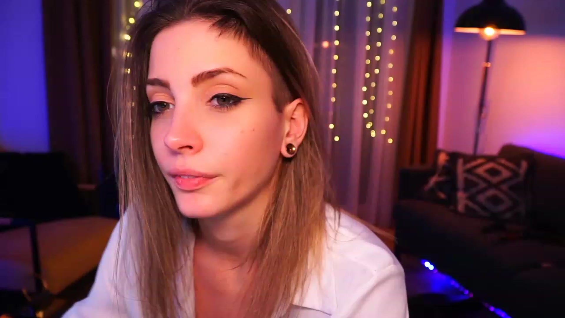 Gallery image thumbnail from Kend_dall's myfreecams stream on, 06/01/2023, 22:05 image 8 of 20