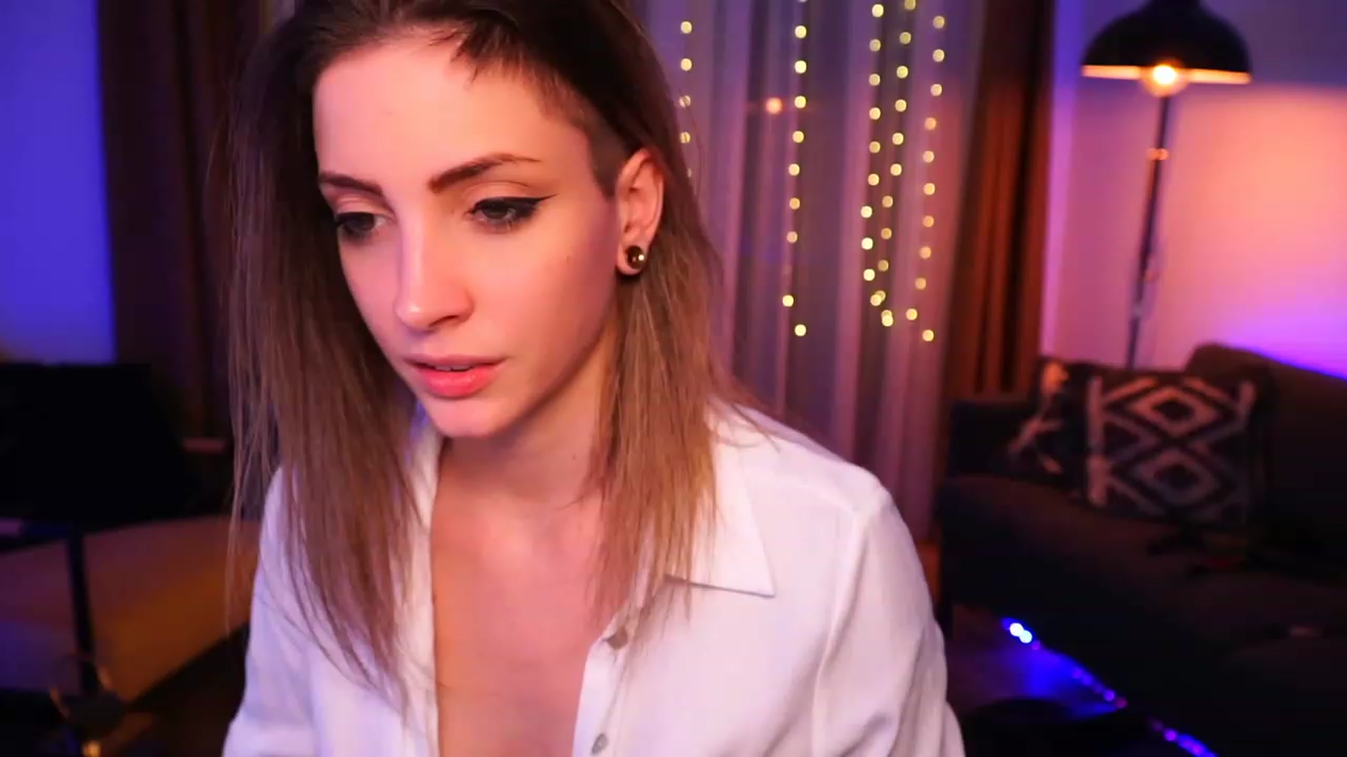 Gallery image thumbnail from Kend_dall's myfreecams stream on, 06/01/2023, 22:05 image 6 of 20