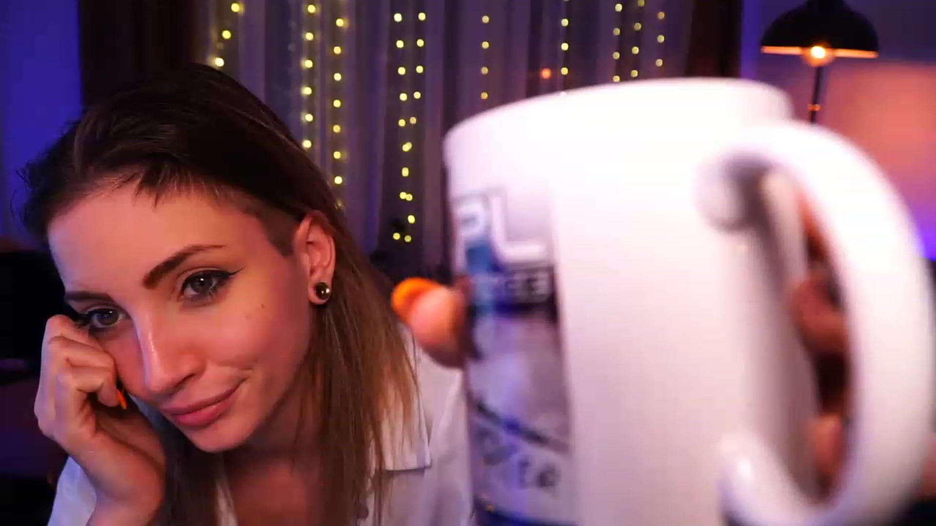 Gallery image thumbnail from Kend_dall's myfreecams stream on, 06/01/2023, 22:05 image 13 of 20