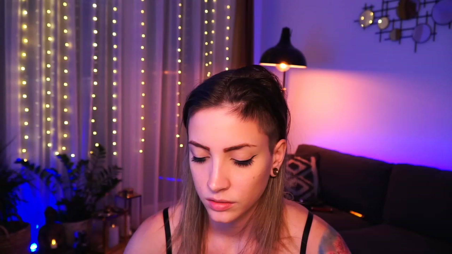 Gallery image thumbnail from Kend_dall's myfreecams stream on, 06/02/2023, 14:59 image 5 of 20