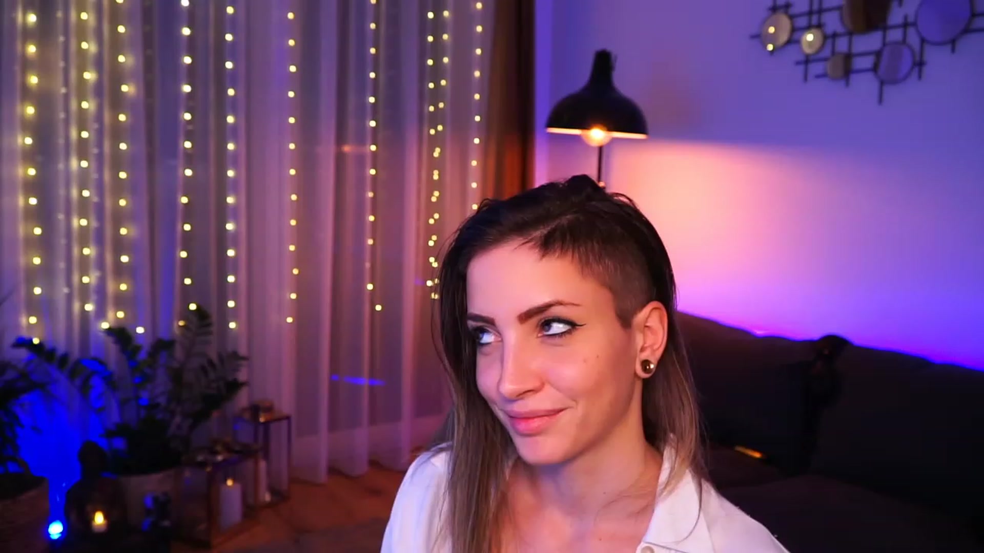 Gallery image thumbnail from Kend_dall's myfreecams stream on, 06/02/2023, 15:54 image 14 of 20