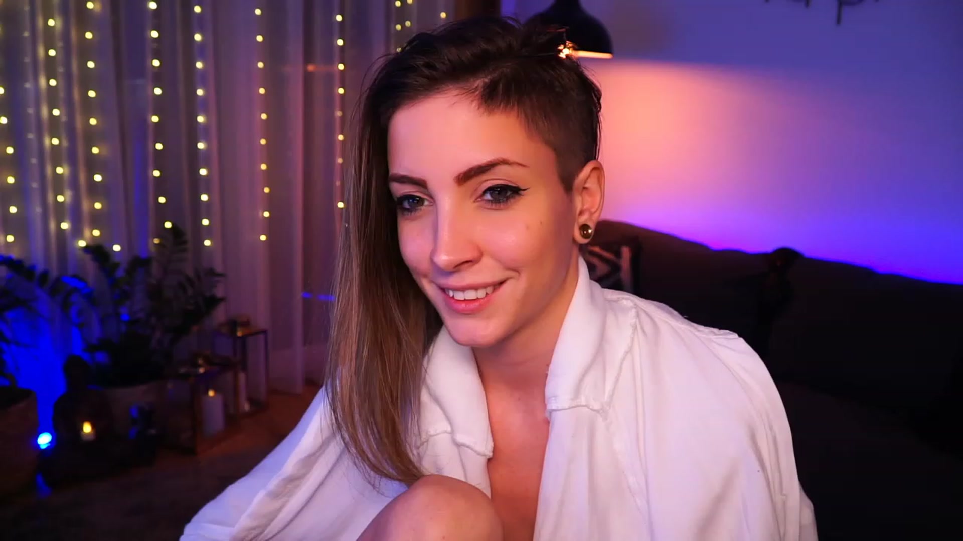 Gallery image thumbnail from Kend_dall's myfreecams stream on, 06/02/2023, 15:54 image 7 of 20