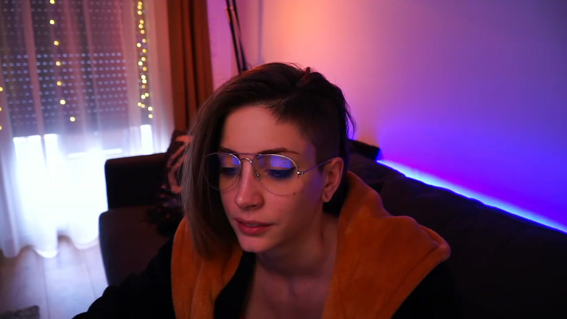 Gallery image thumbnail from Kend_dall's myfreecams stream on, 06/05/2023, 08:47 image 17 of 20