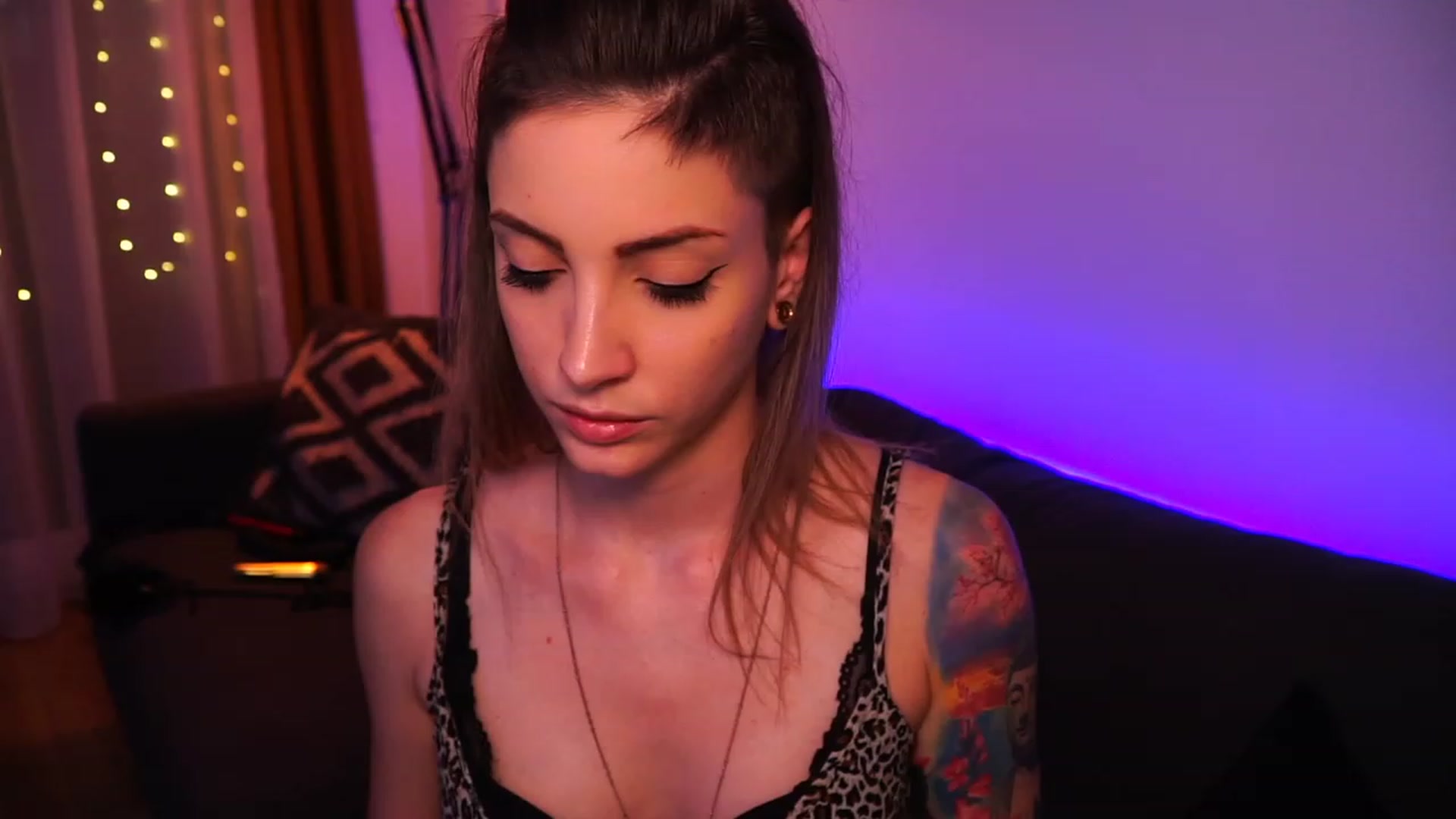 Gallery image thumbnail from Kend_dall's myfreecams stream on, 06/06/2023, 14:24 image 1 of 20