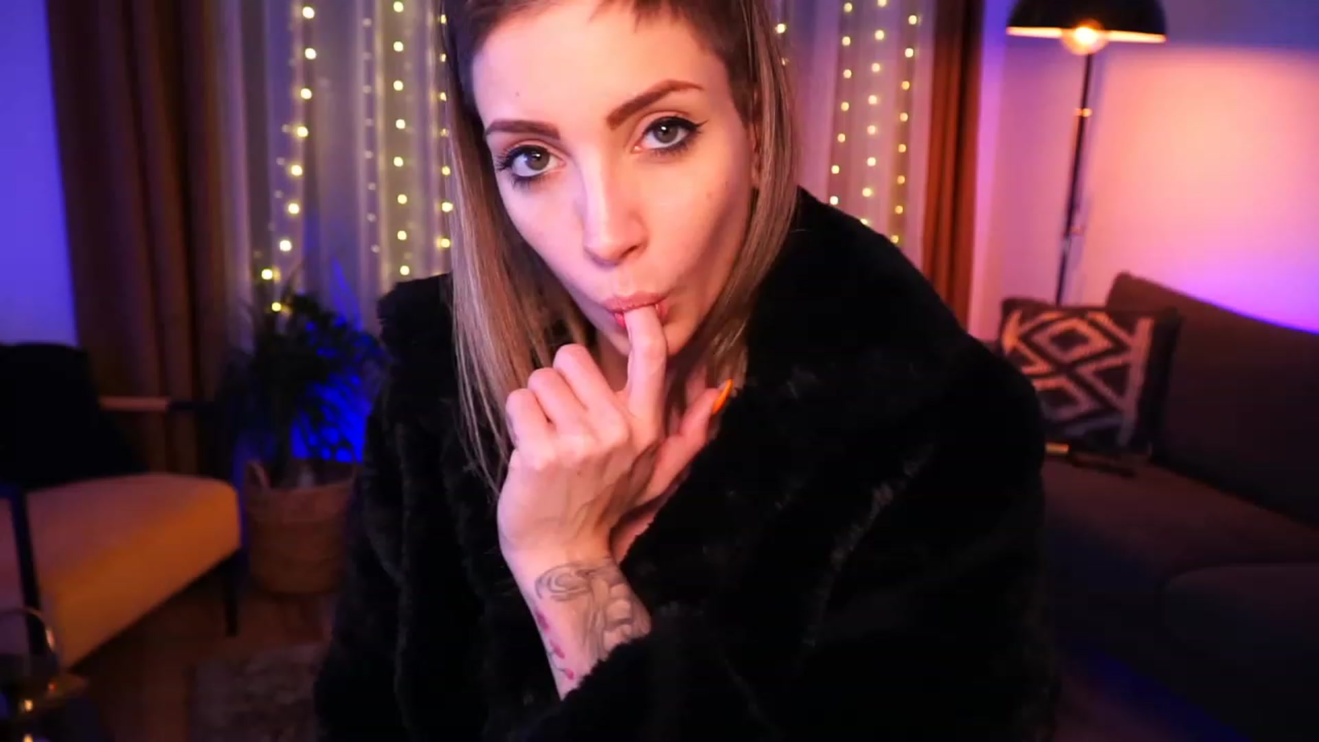 Gallery image thumbnail from Kend_dall's myfreecams stream on, 06/06/2023, 14:39 image 8 of 20