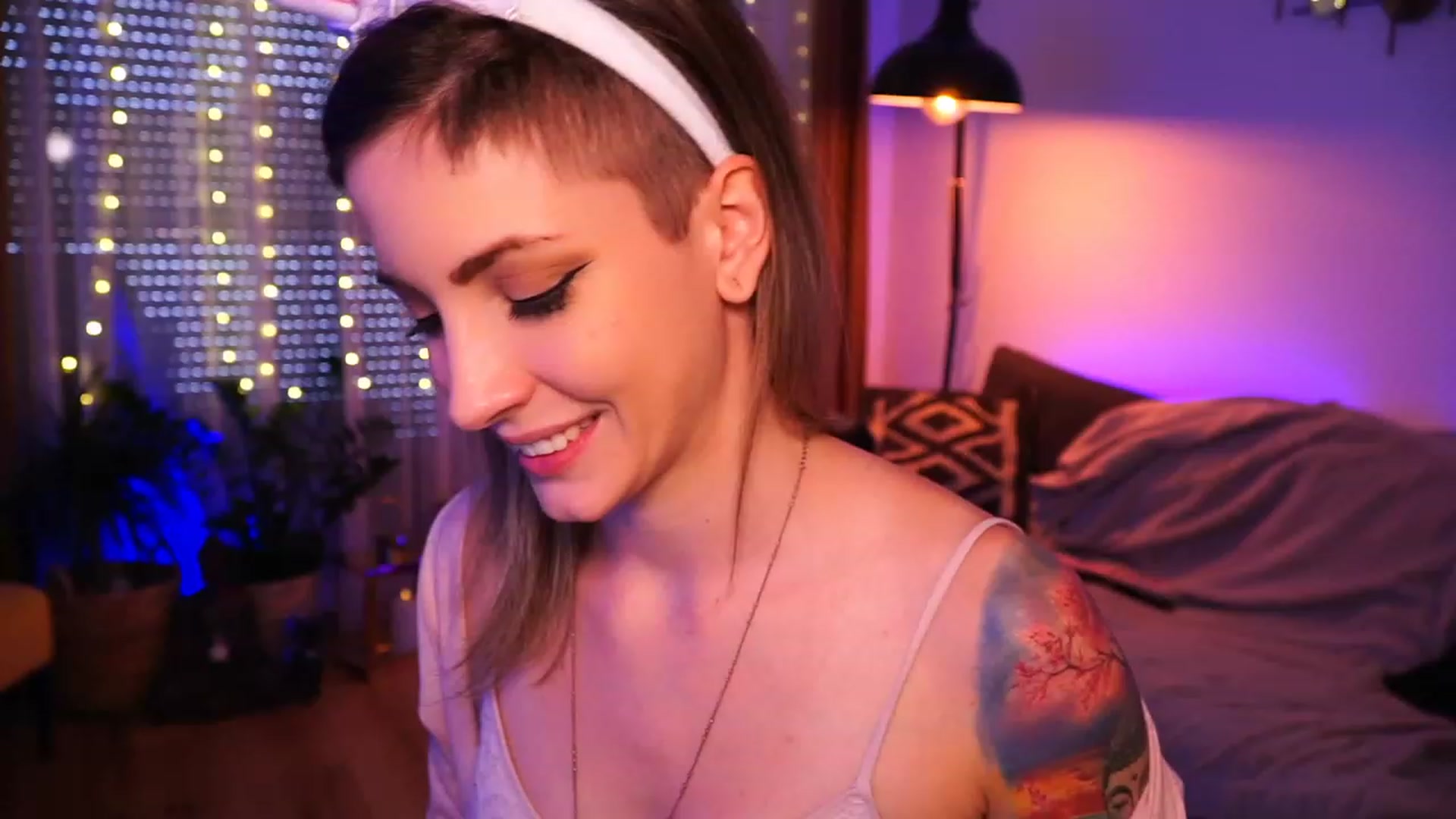 Gallery image thumbnail from Kend_dall's myfreecams stream on, 06/08/2023, 14:42 image 8 of 20