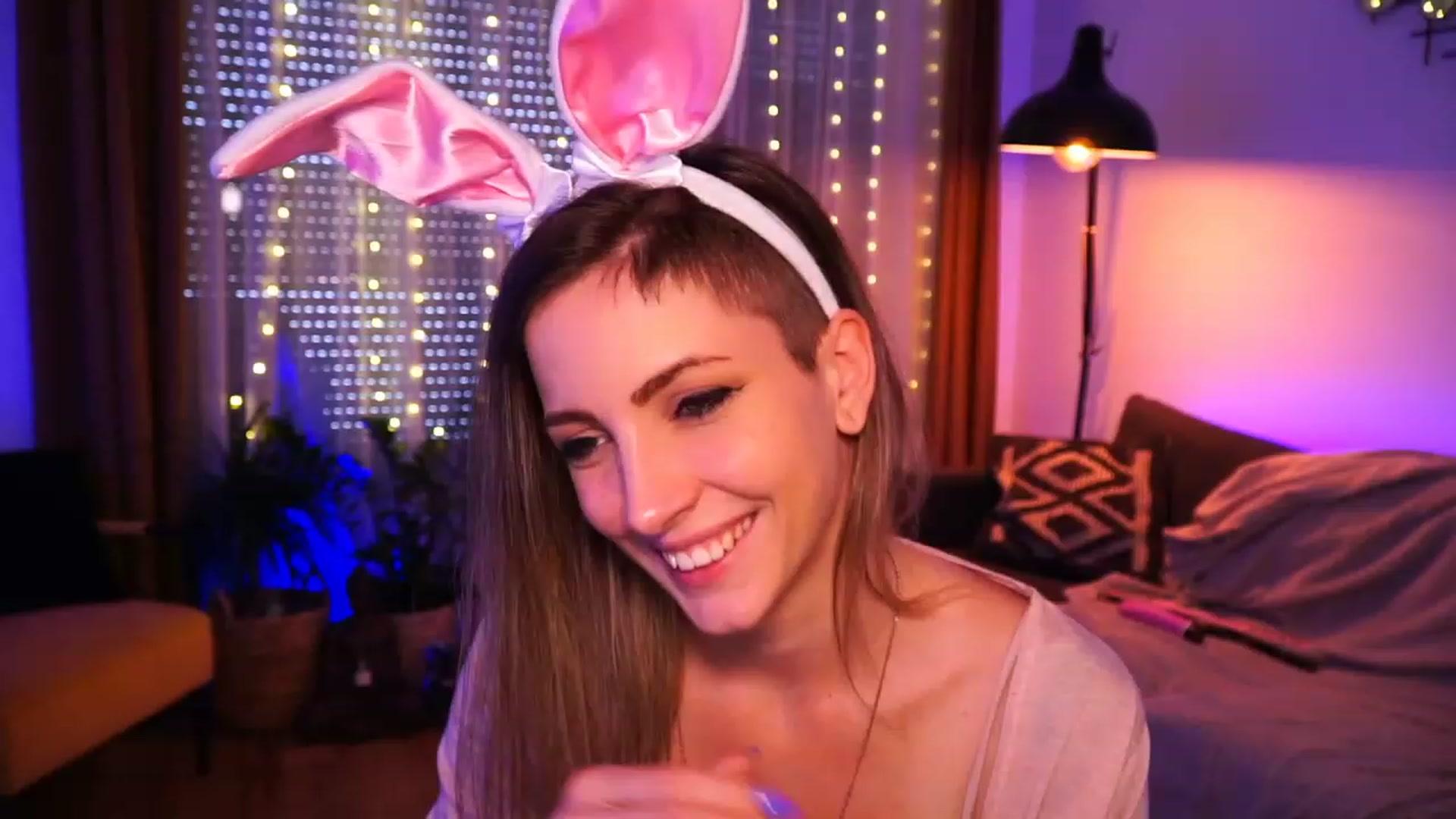 Gallery image thumbnail from Kend_dall's myfreecams stream on, 06/08/2023, 14:42 image 5 of 20