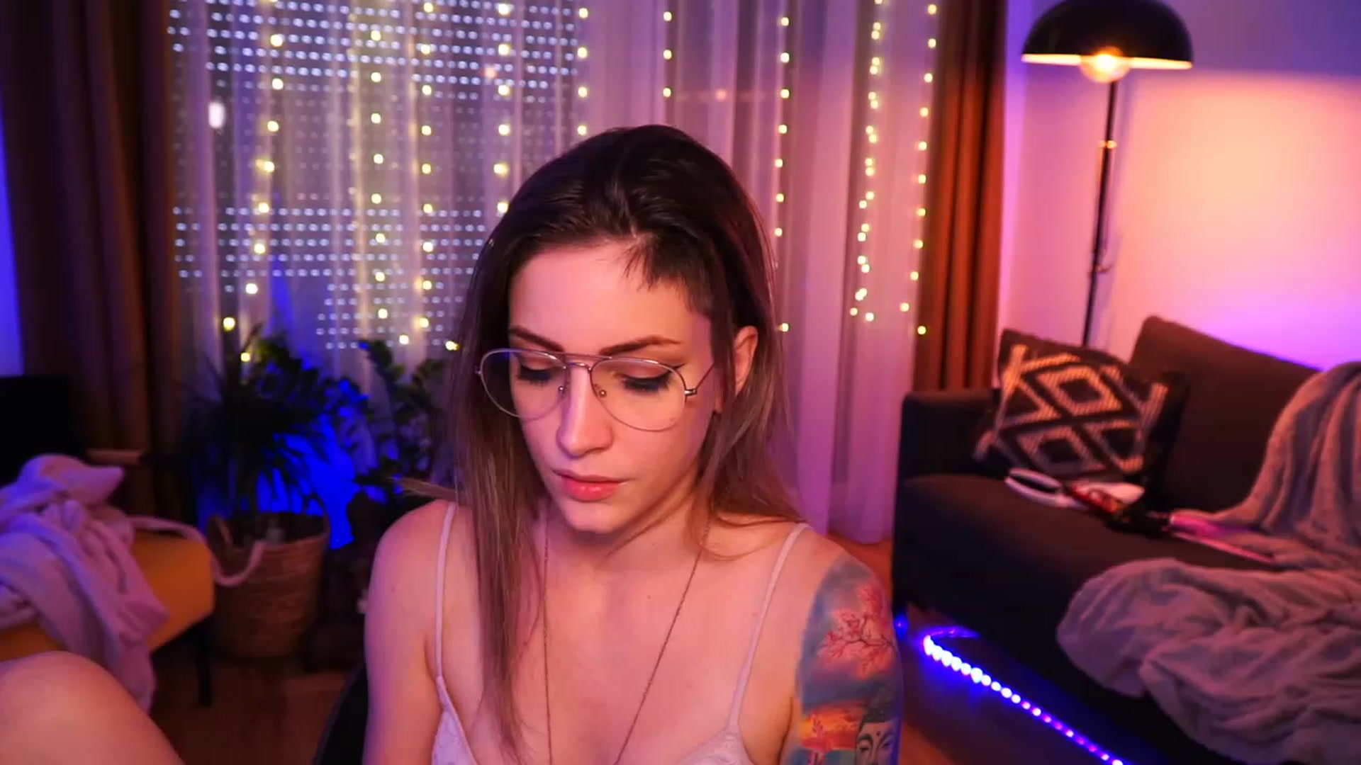 Gallery image thumbnail from Kend_dall's myfreecams stream on, 06/08/2023, 17:43 image 12 of 20