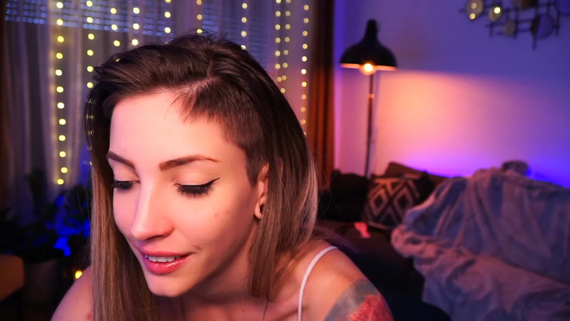 Gallery image thumbnail from Kend_dall's myfreecams stream on, 06/13/2023, 10:06 image 4 of 20