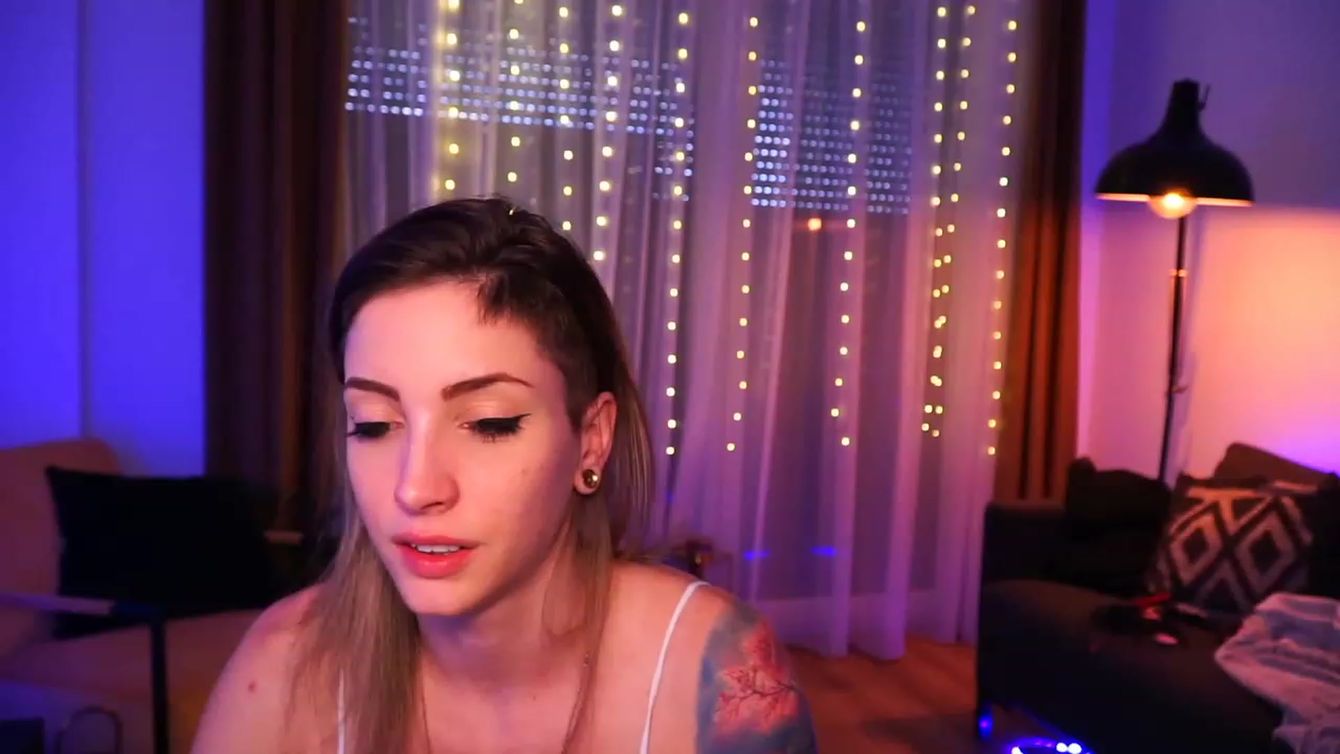 Gallery image thumbnail from Kend_dall's myfreecams stream on, 06/13/2023, 10:06 image 19 of 20