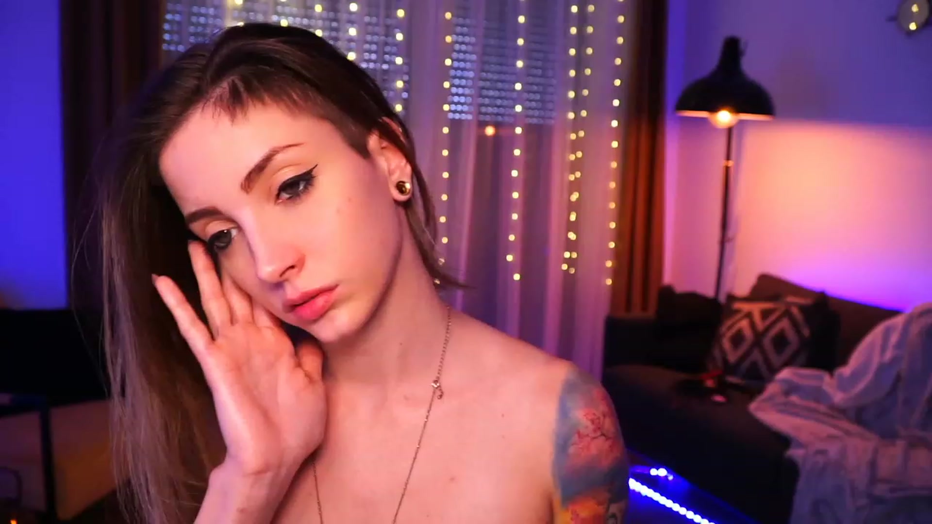 Gallery image thumbnail from Kend_dall's myfreecams stream on, 06/13/2023, 10:29 image 19 of 20