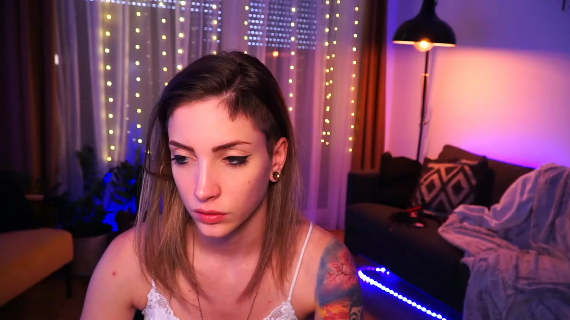 Gallery image thumbnail from Kend_dall's myfreecams stream on, 06/13/2023, 10:29 image 2 of 20