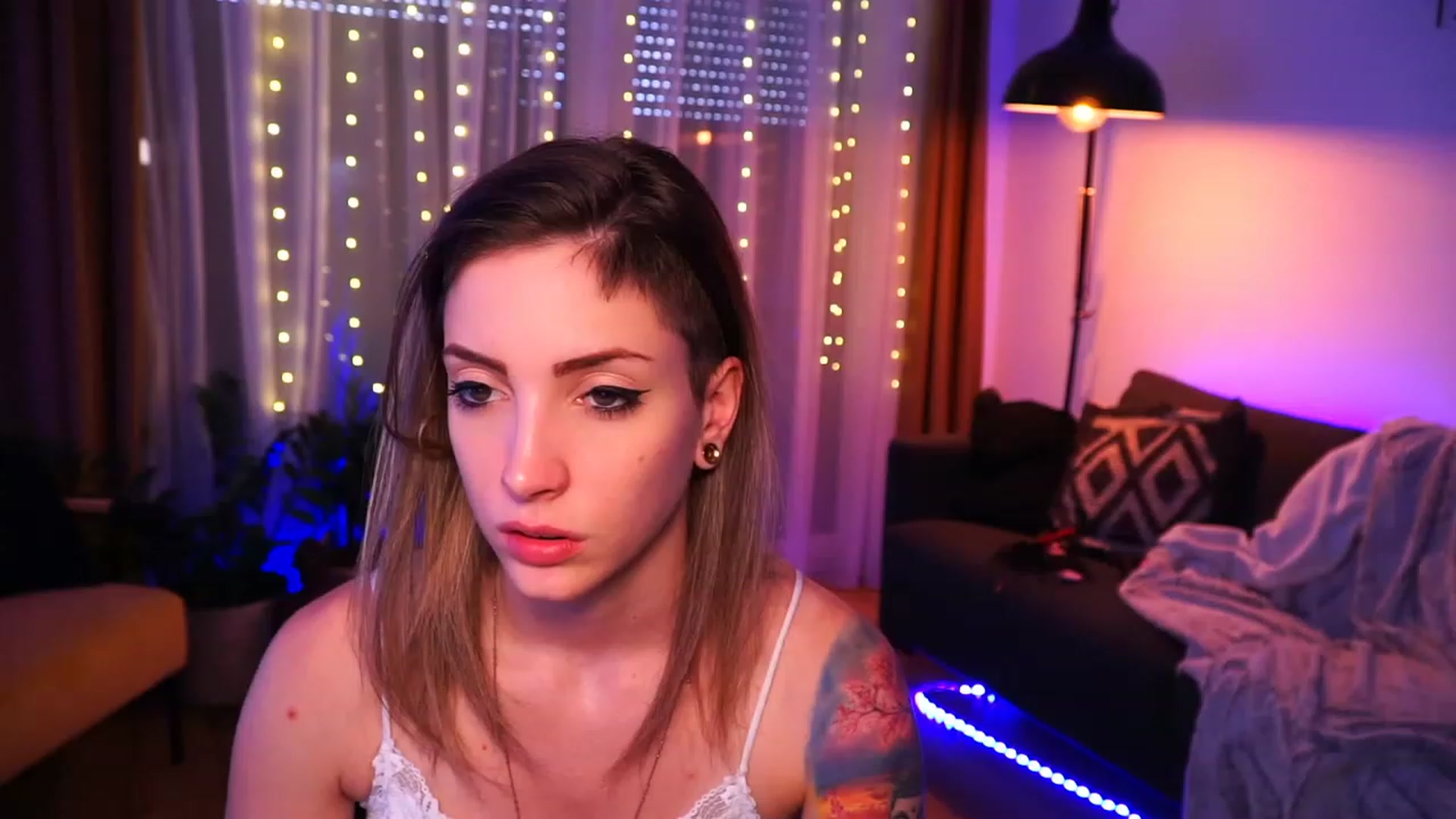 Gallery image thumbnail from Kend_dall's myfreecams stream on, 06/13/2023, 10:29 image 3 of 20