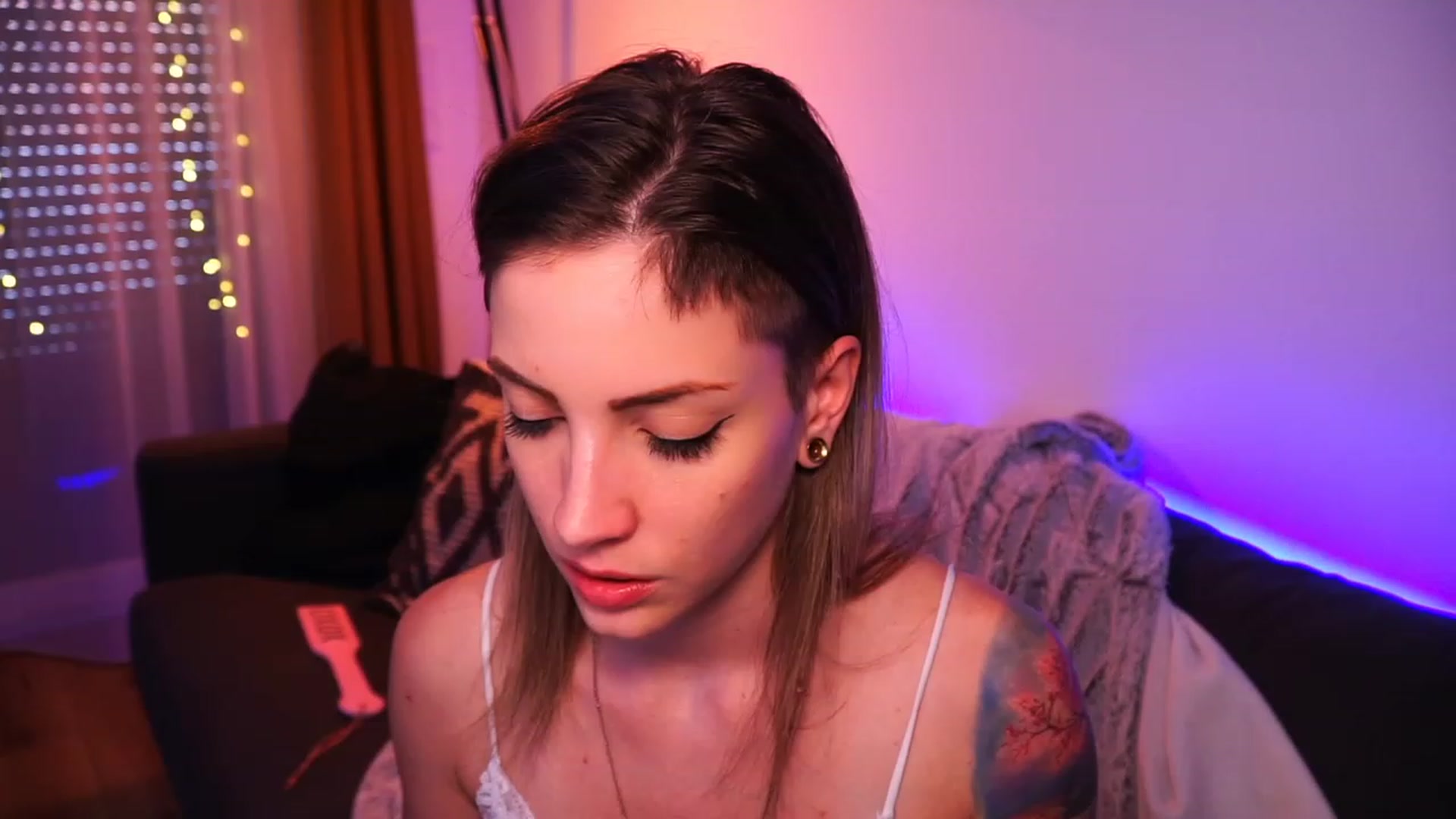 Gallery image thumbnail from Kend_dall's myfreecams stream on, 06/13/2023, 12:40 image 6 of 20