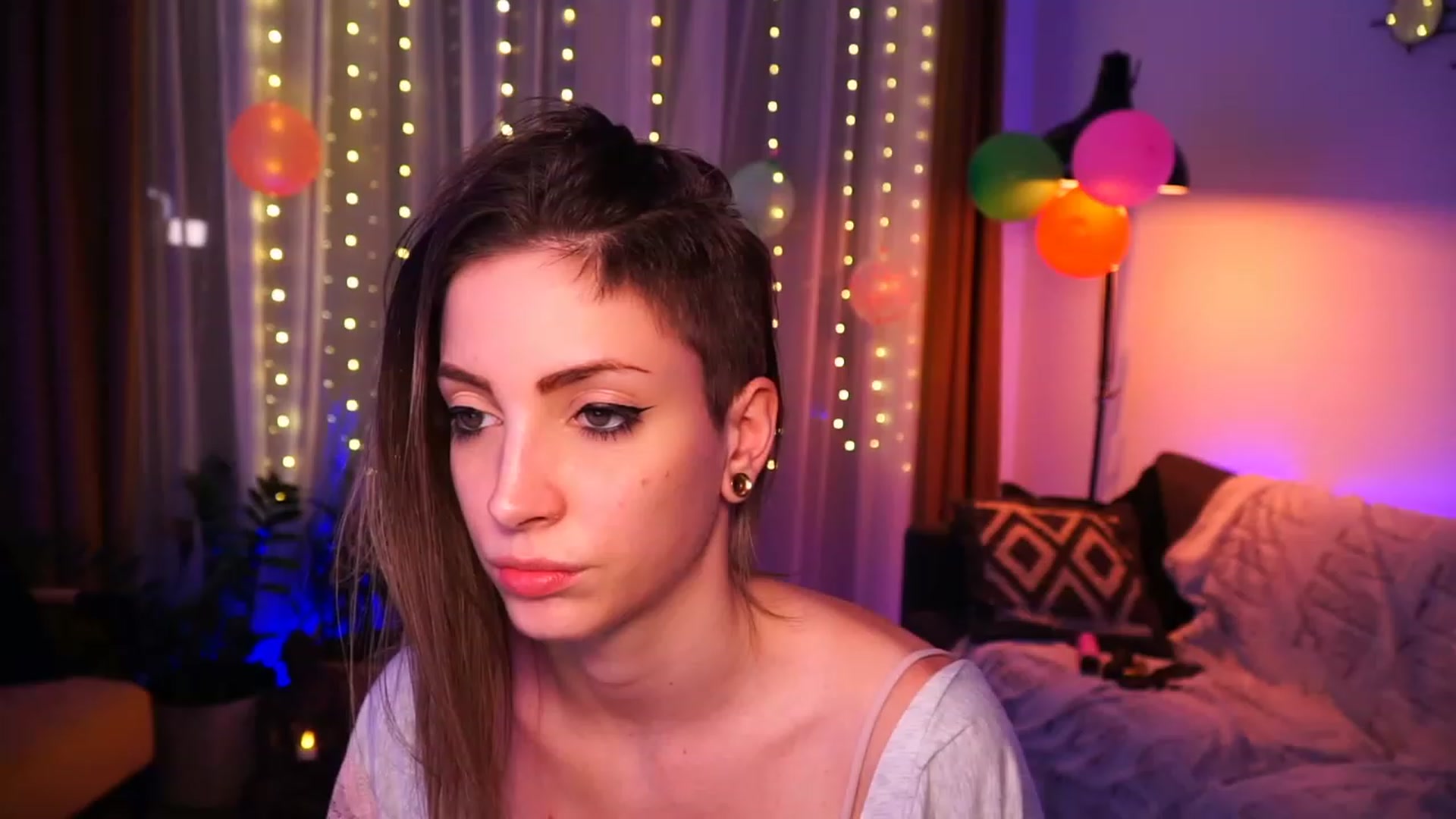 Gallery image thumbnail from Kend_dall's myfreecams stream on, 06/14/2023, 15:11 image 16 of 20