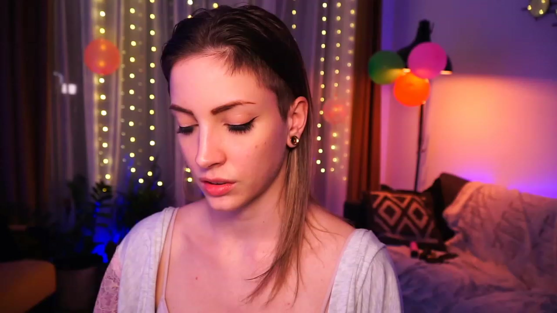 Gallery image thumbnail from Kend_dall's myfreecams stream on, 06/14/2023, 15:11 image 13 of 20