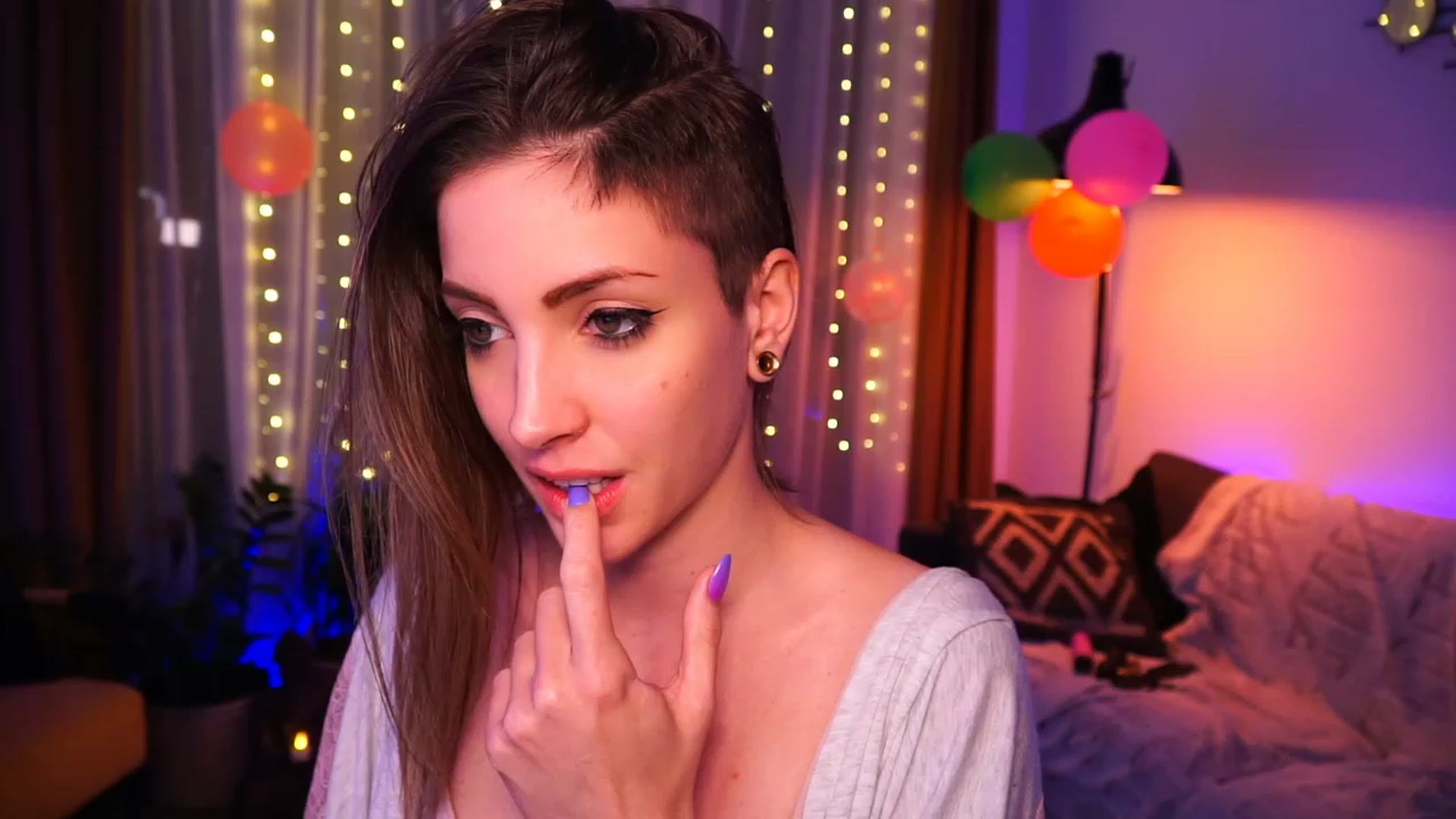 Gallery image thumbnail from Kend_dall's myfreecams stream on, 06/14/2023, 15:11 image 14 of 20