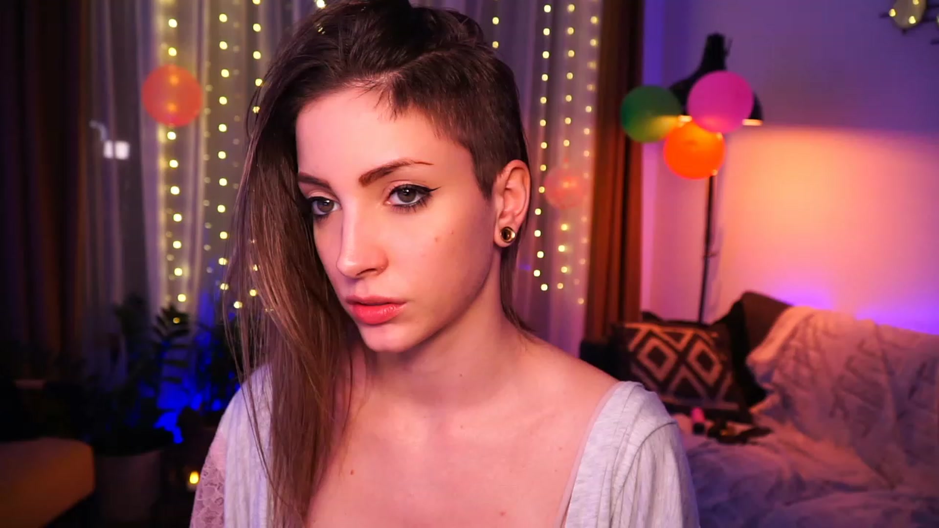Gallery image thumbnail from Kend_dall's myfreecams stream on, 06/14/2023, 15:11 image 15 of 20
