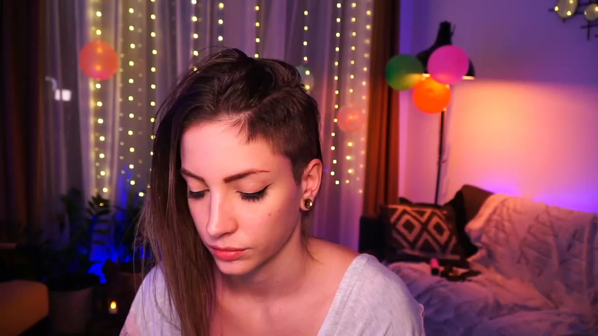 Gallery image thumbnail from Kend_dall's myfreecams stream on, 06/14/2023, 15:11 image 17 of 20