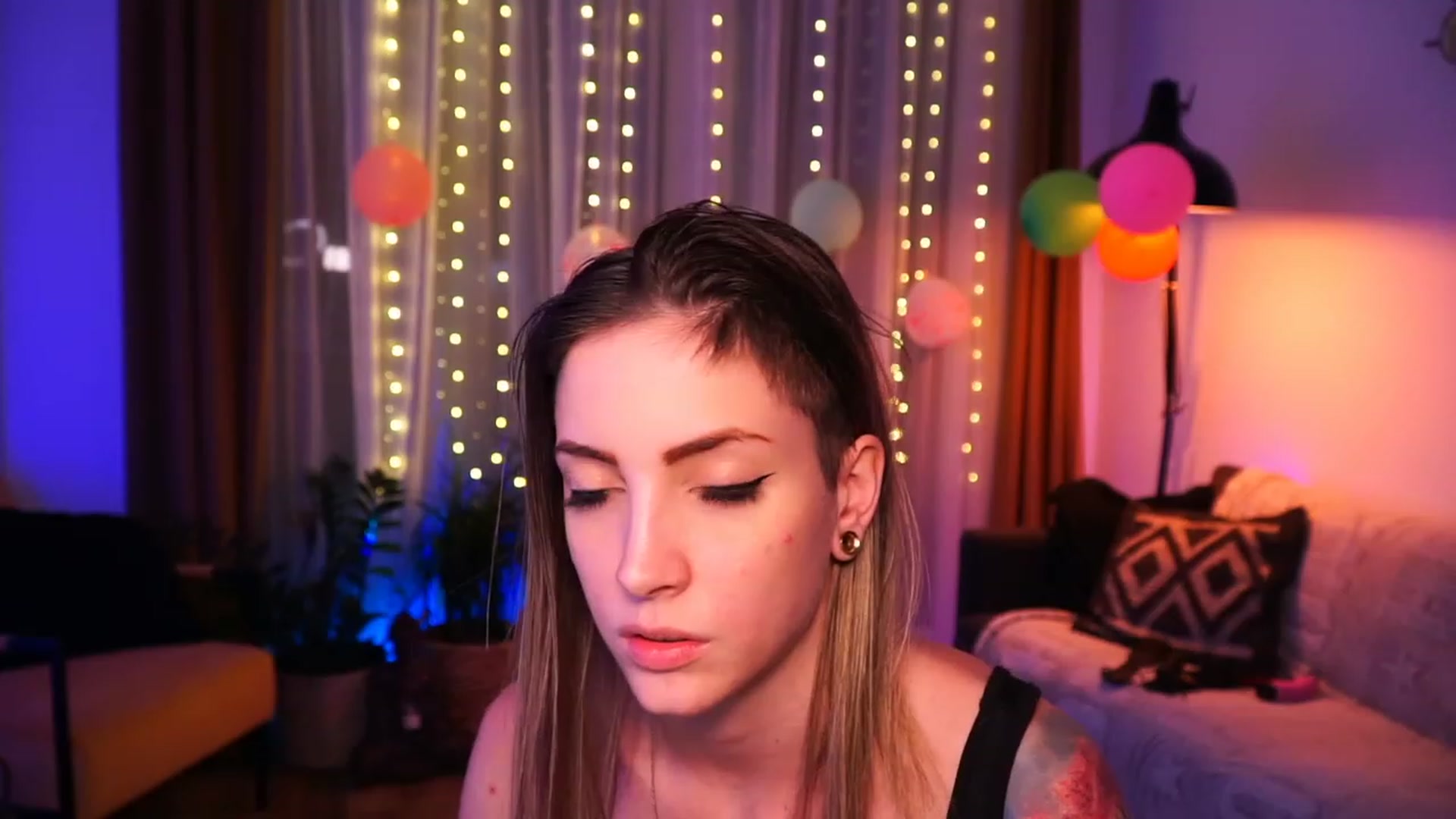 Gallery image thumbnail from Kend_dall's myfreecams stream on, 06/15/2023, 16:11 image 7 of 20