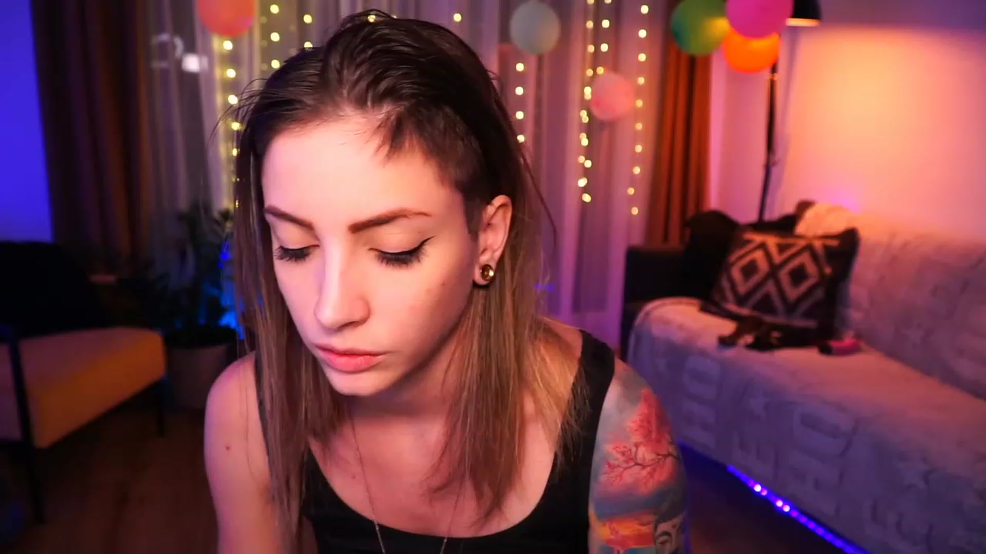Gallery image thumbnail from Kend_dall's myfreecams stream on, 06/15/2023, 16:11 image 5 of 20