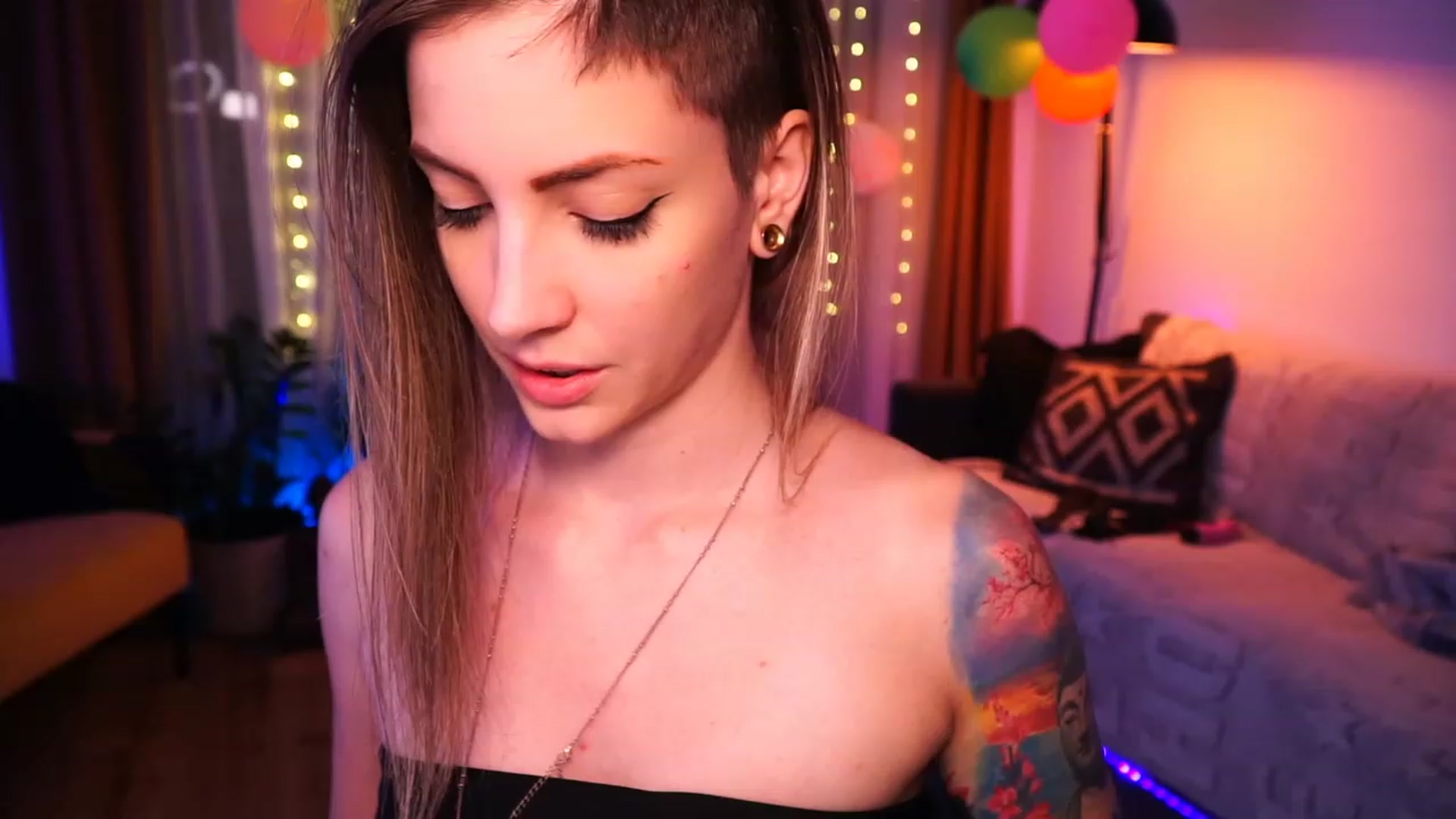 Gallery image thumbnail from Kend_dall's myfreecams stream on, 06/15/2023, 16:11 image 16 of 20