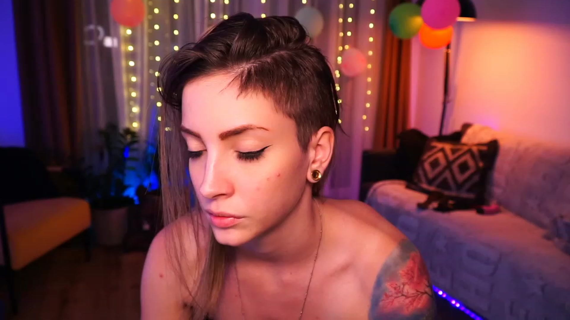 Gallery image thumbnail from Kend_dall's myfreecams stream on, 06/15/2023, 16:11 image 18 of 20